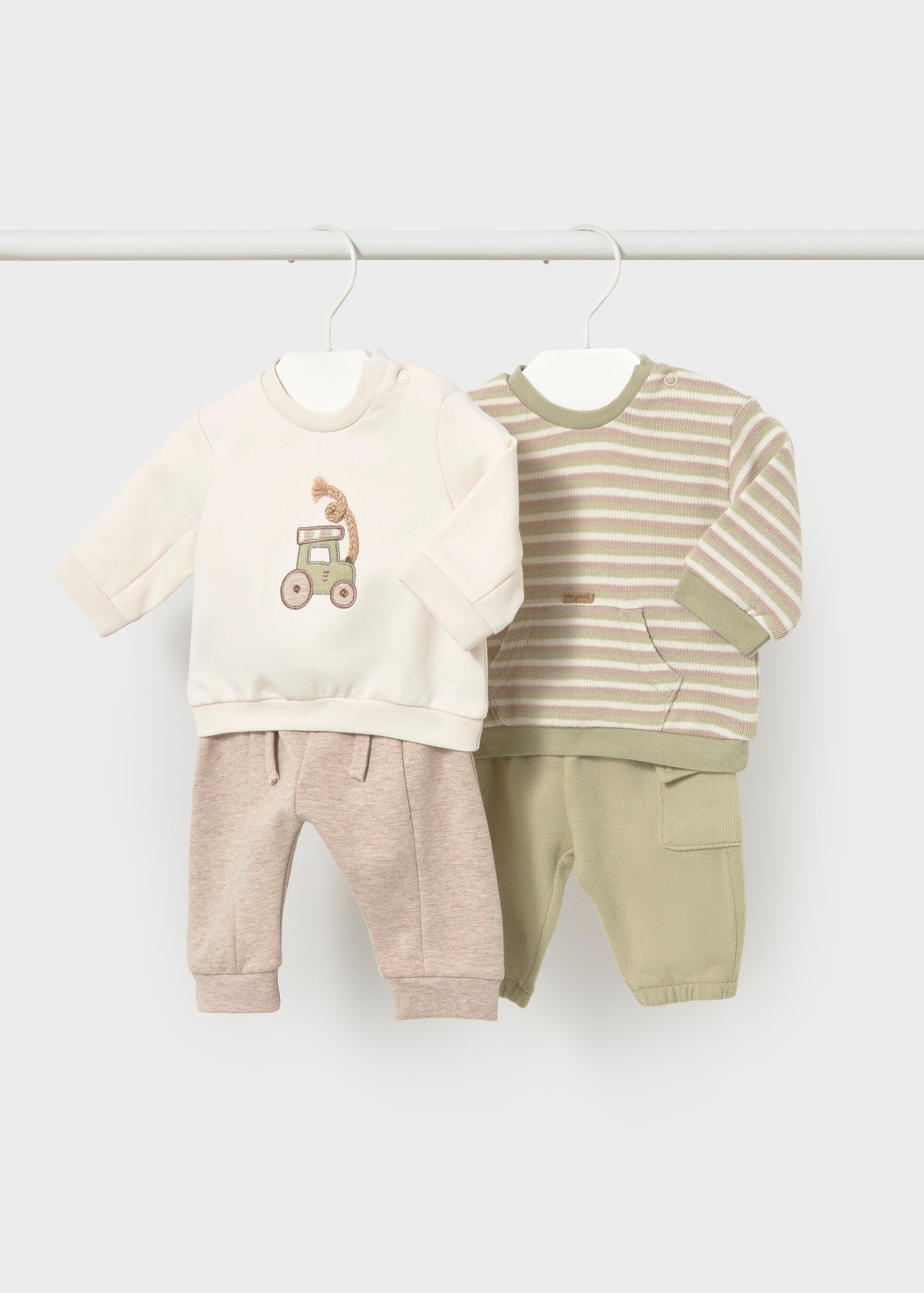 🧸 Mayoral 2-delige babyset "Little Adventure" – Zacht & stijlvol