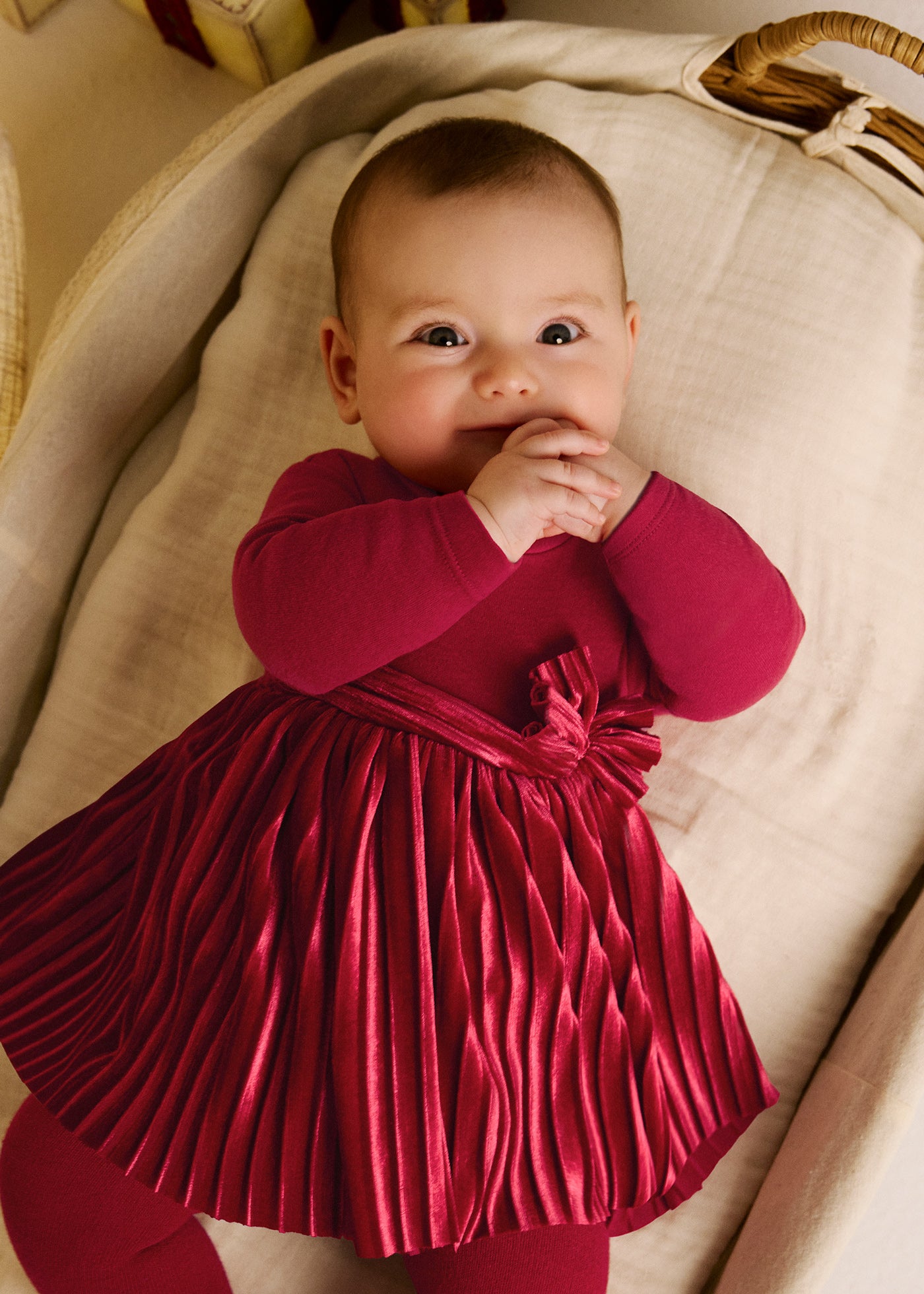 🌟 Mayoral feestelijke babyjurk met glanzende plissérok – Bordeaux