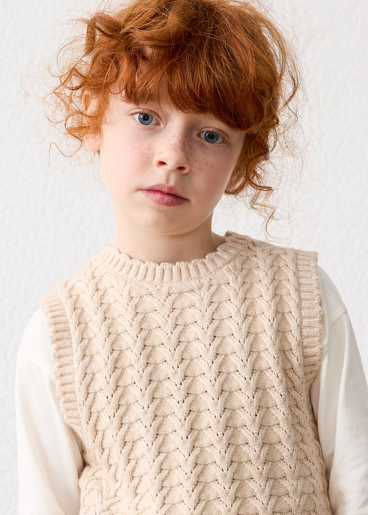 🤍 Mayoral kabelgebreide meisjes spencer in zacht beige
