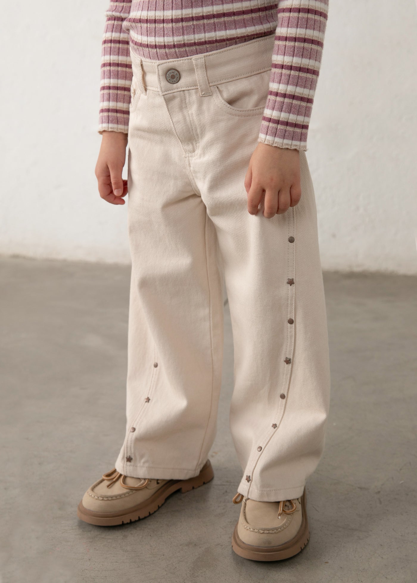 ✨ Mayoral sterrenjeans – Zachte beige denim met sprankelende sterretjes