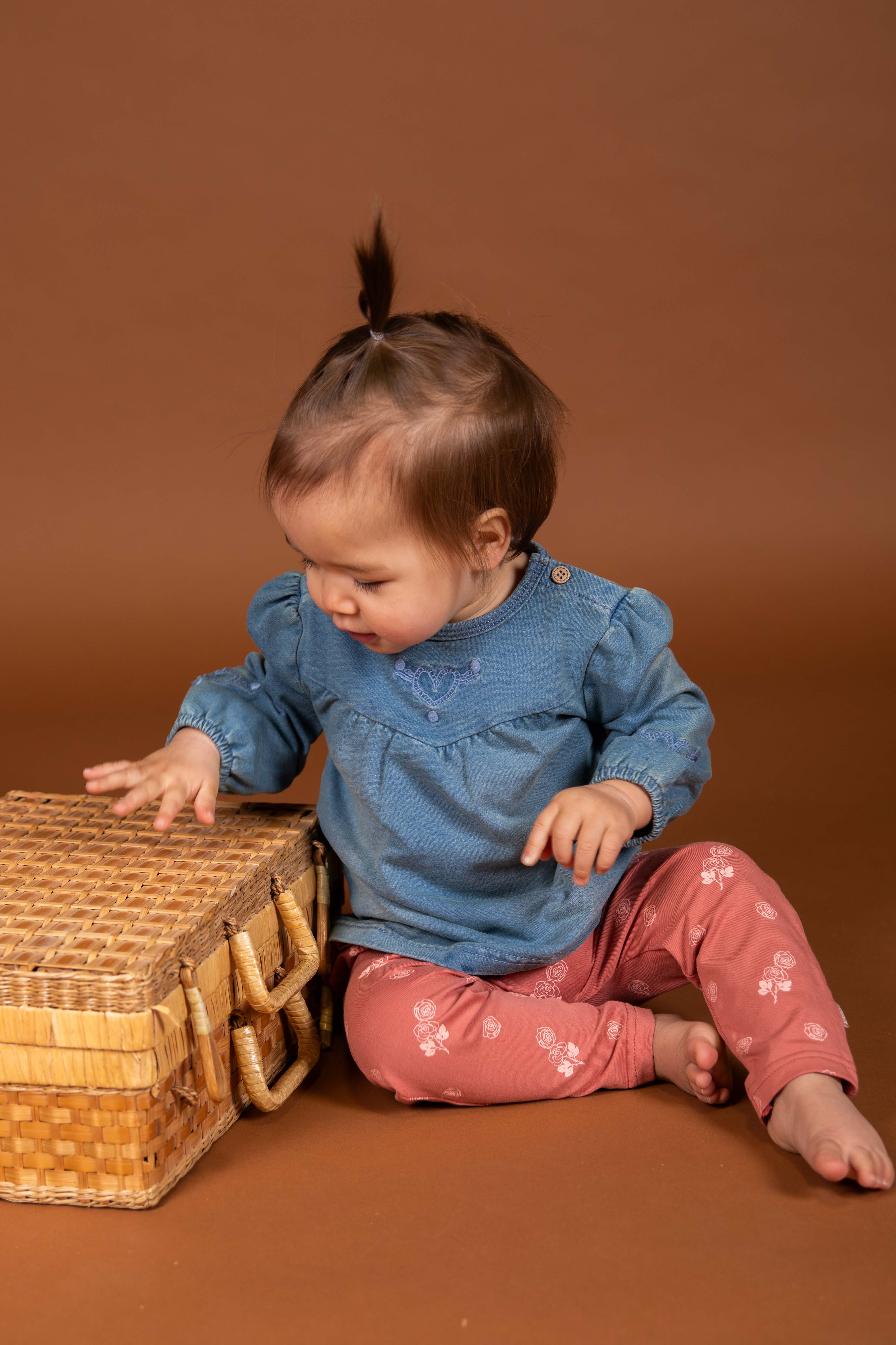 Snow wash blouse met geborduurd tekening van BESS