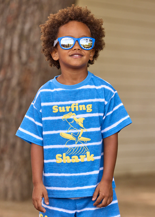 🦈 Surfing Shark T-shirt – Klaar voor de Golven!