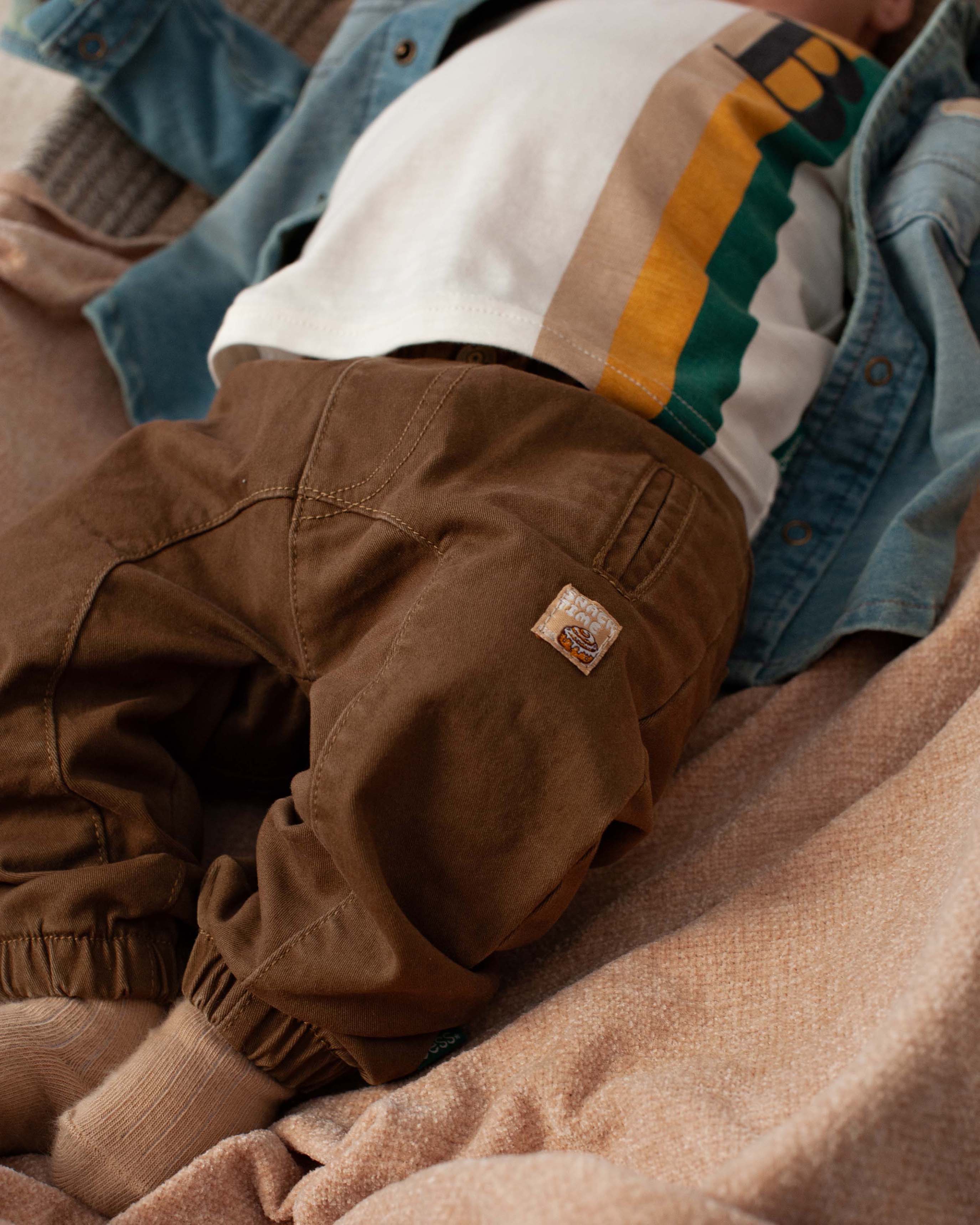 🤎👶 Little Adventurer Broek – Comfortabele Babybroek in Warm Bruin