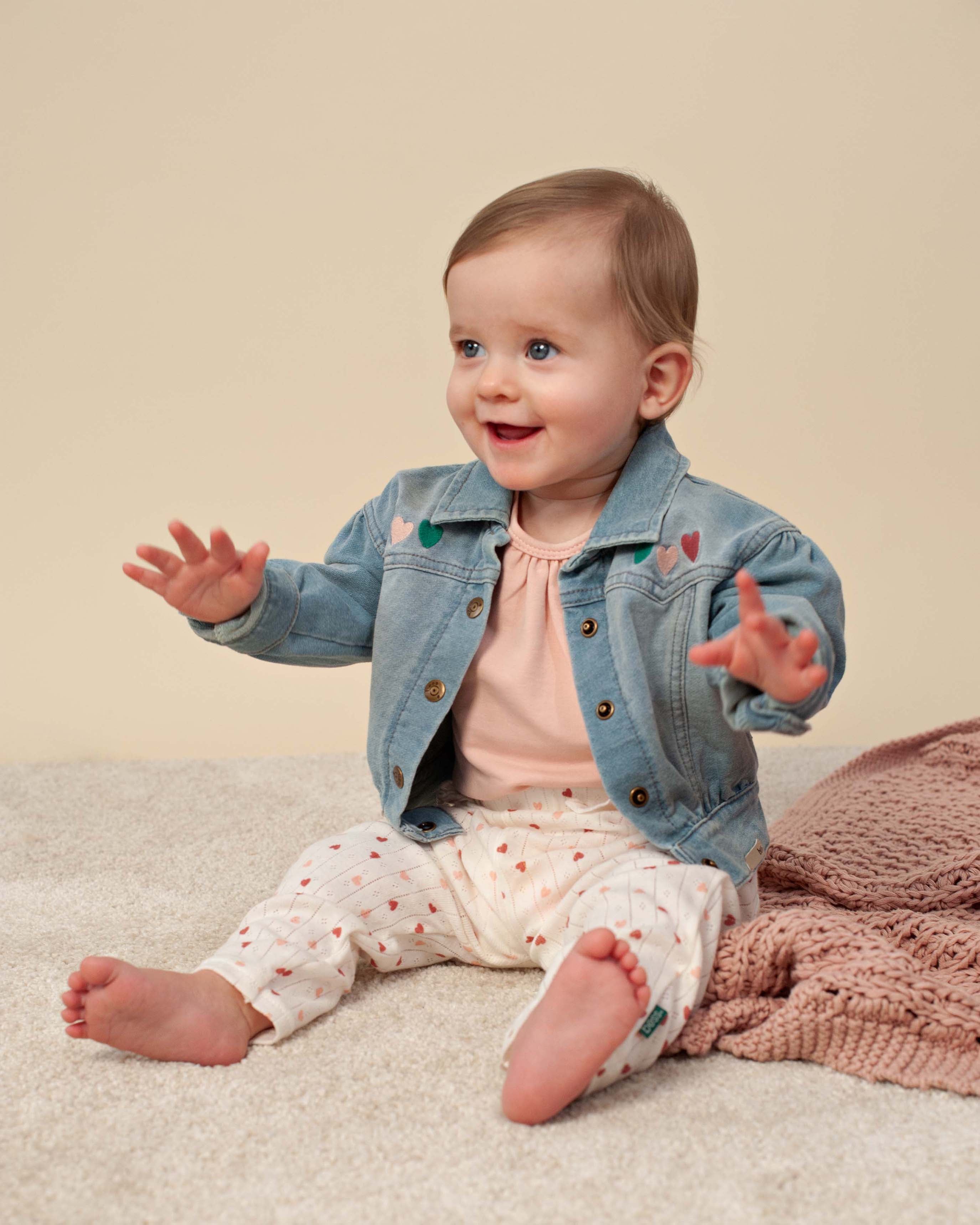 💙💗 Sweet Hearts Denim Jasje – Zacht Spijkerjasje voor Baby’s