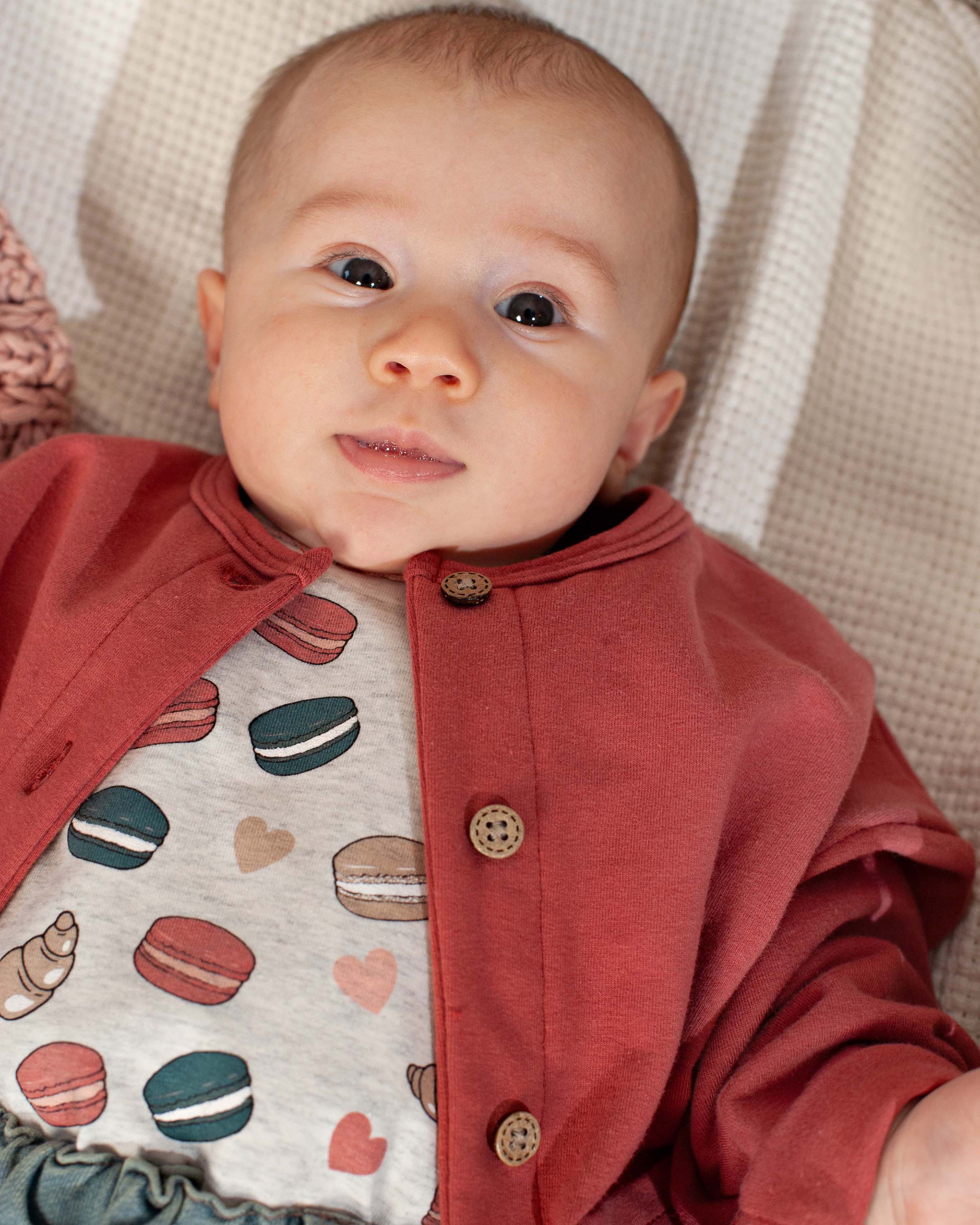 🌸👶 Soft Rose Vestje – Zacht Babyvest met Knoopjes