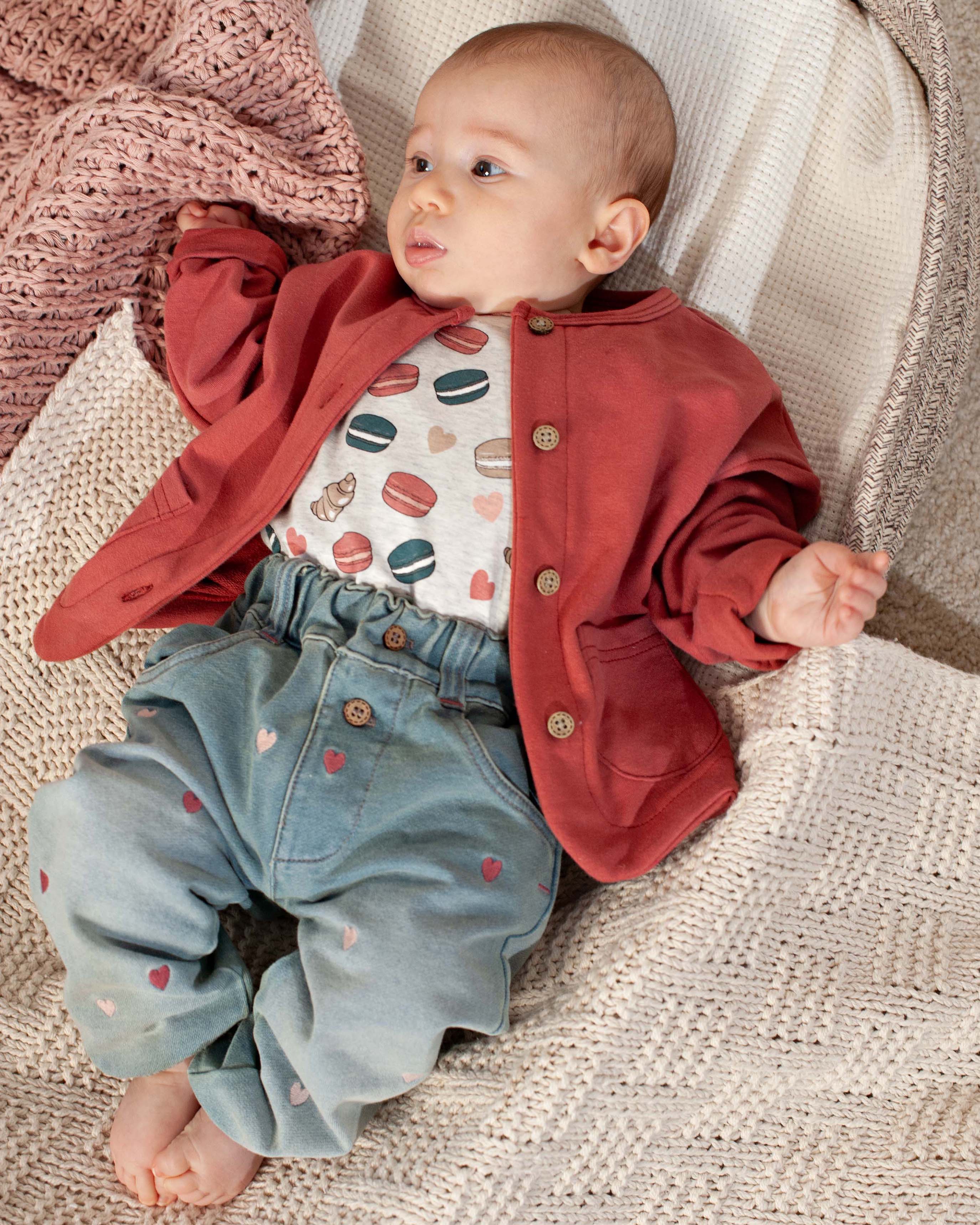 🌸👶 Soft Rose Vestje – Zacht Babyvest met Knoopjes