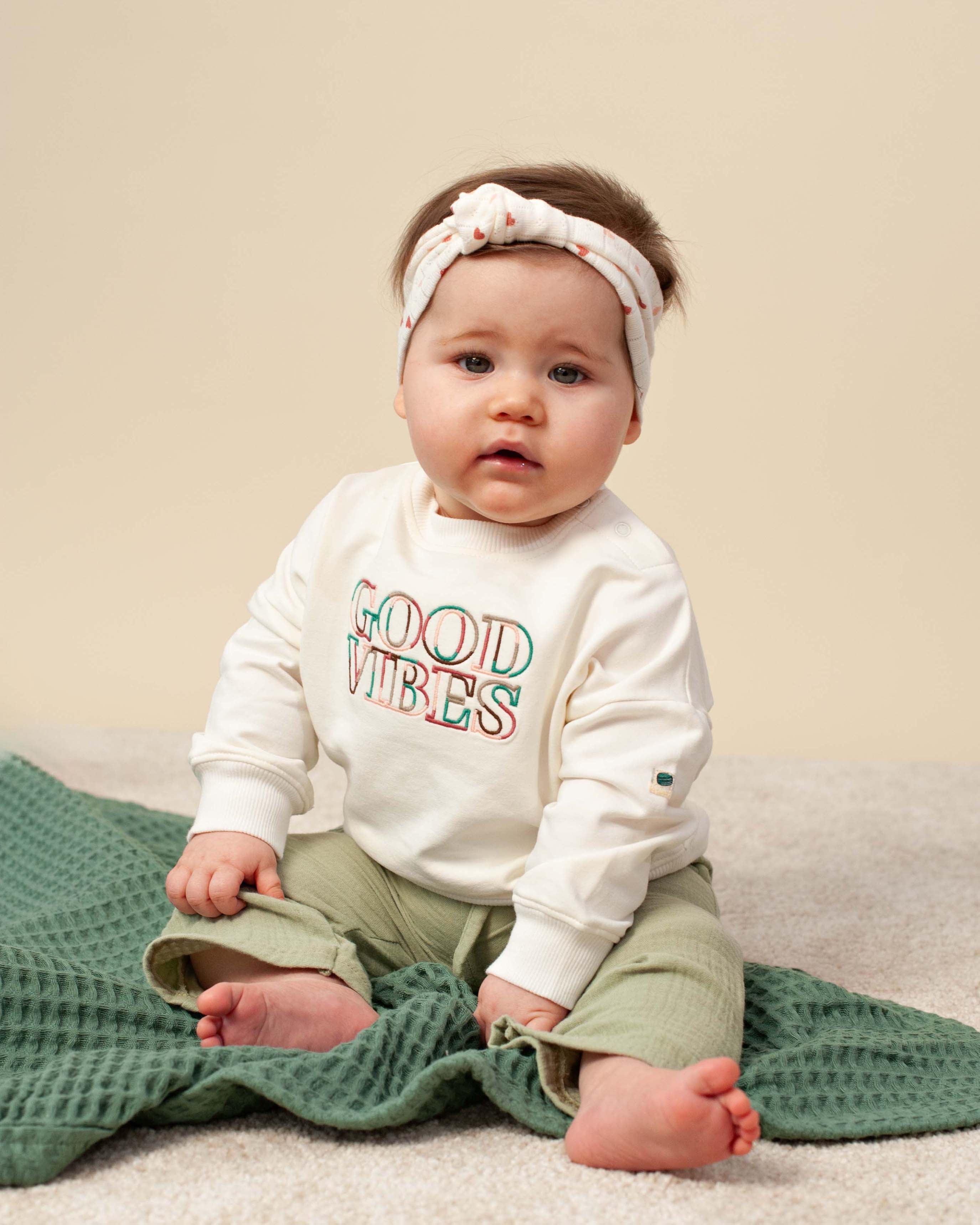 🌿👶 Soft Sage Mousseline Broek – Comfortabele Babybroek met Taillelint