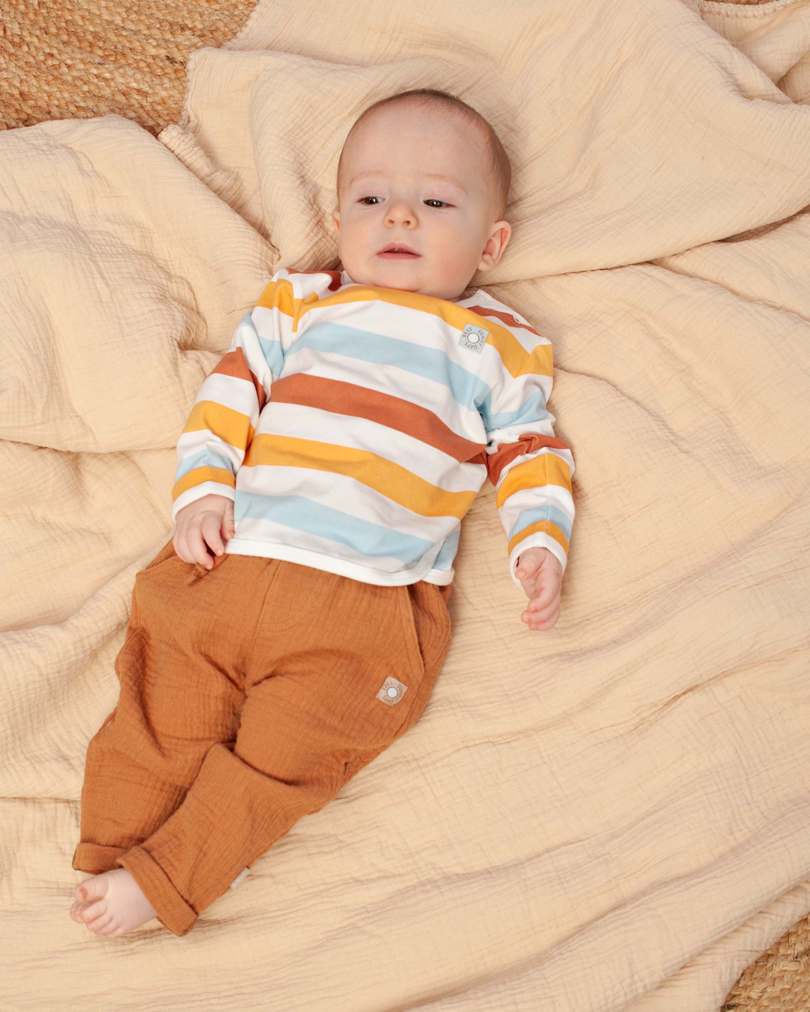 🤎 Zachte Mousseline Babybroek – Caramel | BESS