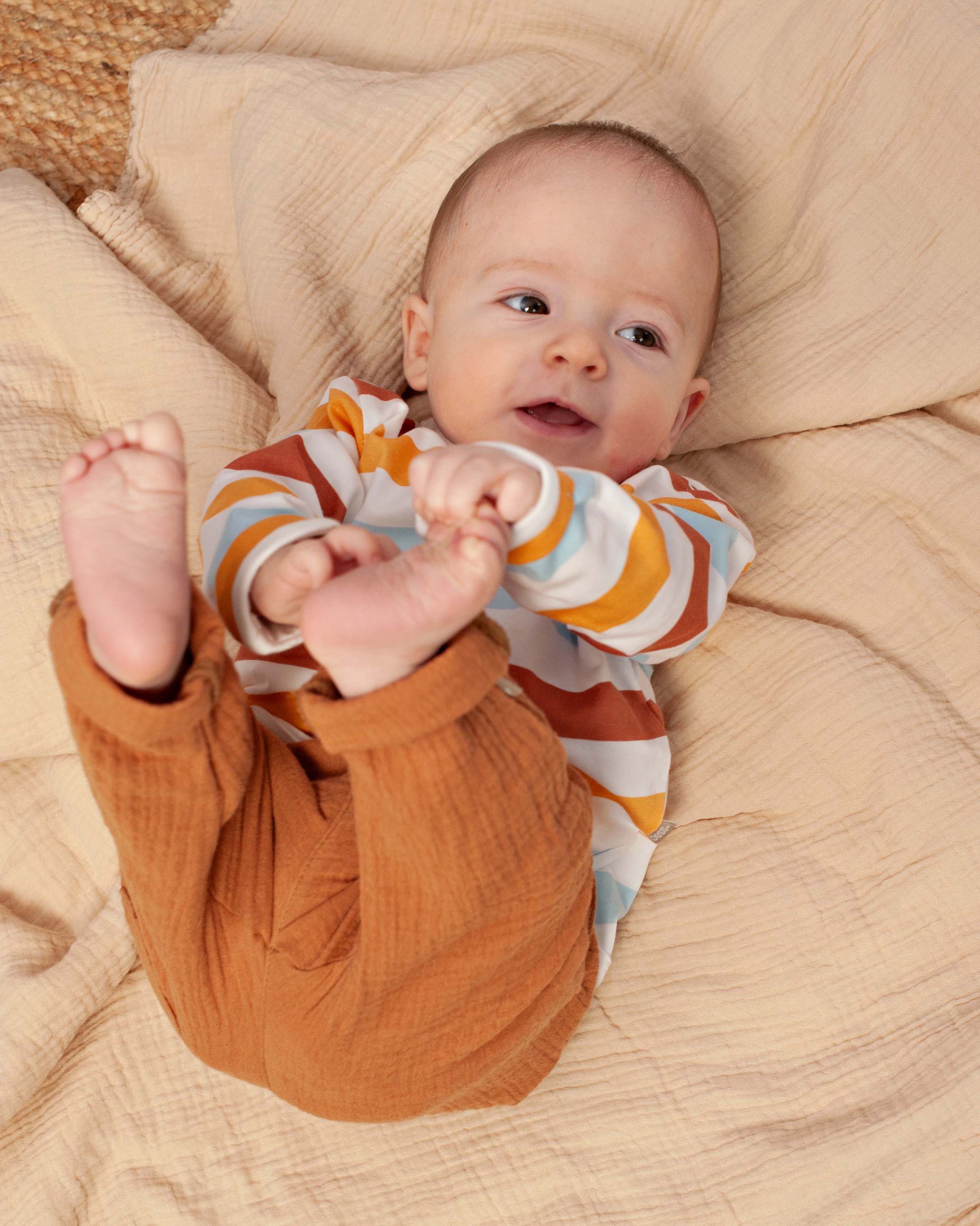🤎 Zachte Mousseline Babybroek – Caramel | BESS
