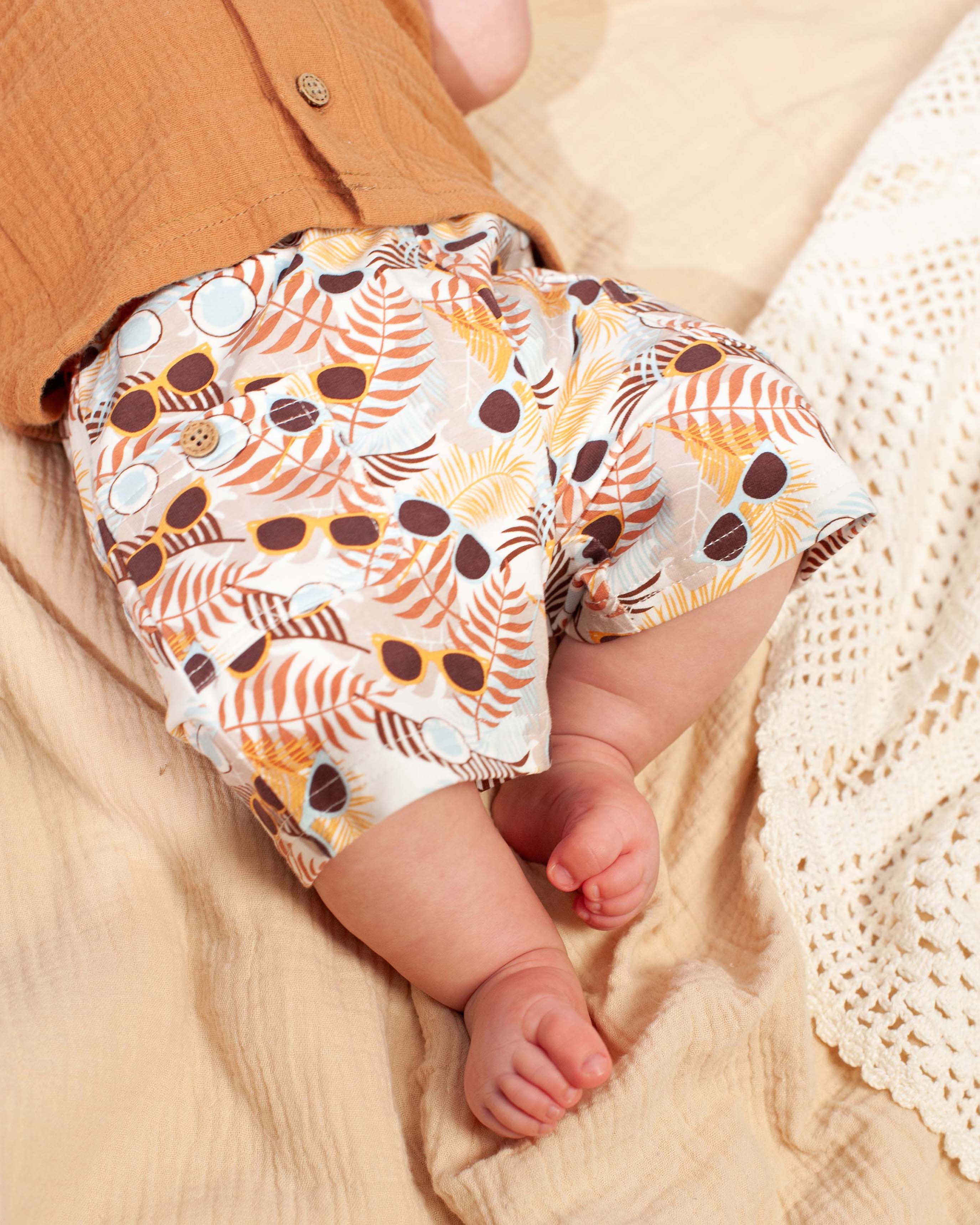 🕶️ Zomerse Baby Short – Palm & Sunglasses Print | BESS