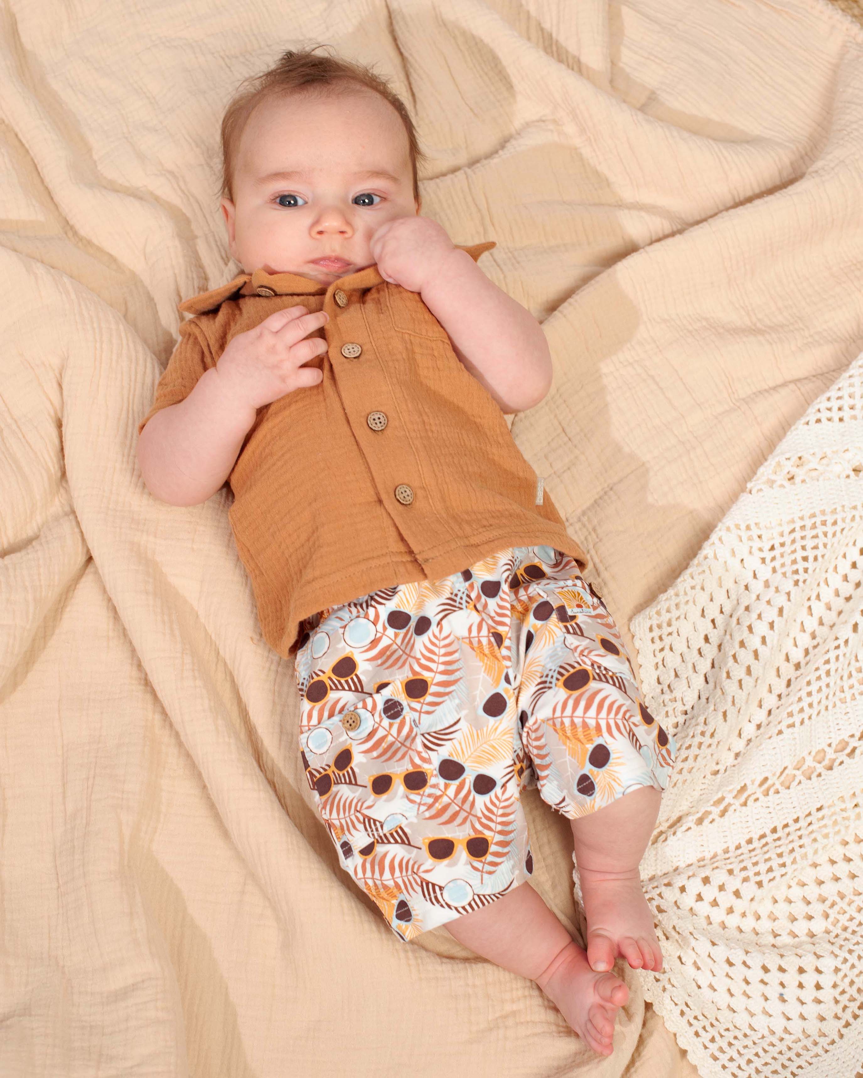 🕶️ Zomerse Baby Short – Palm & Sunglasses Print | BESS