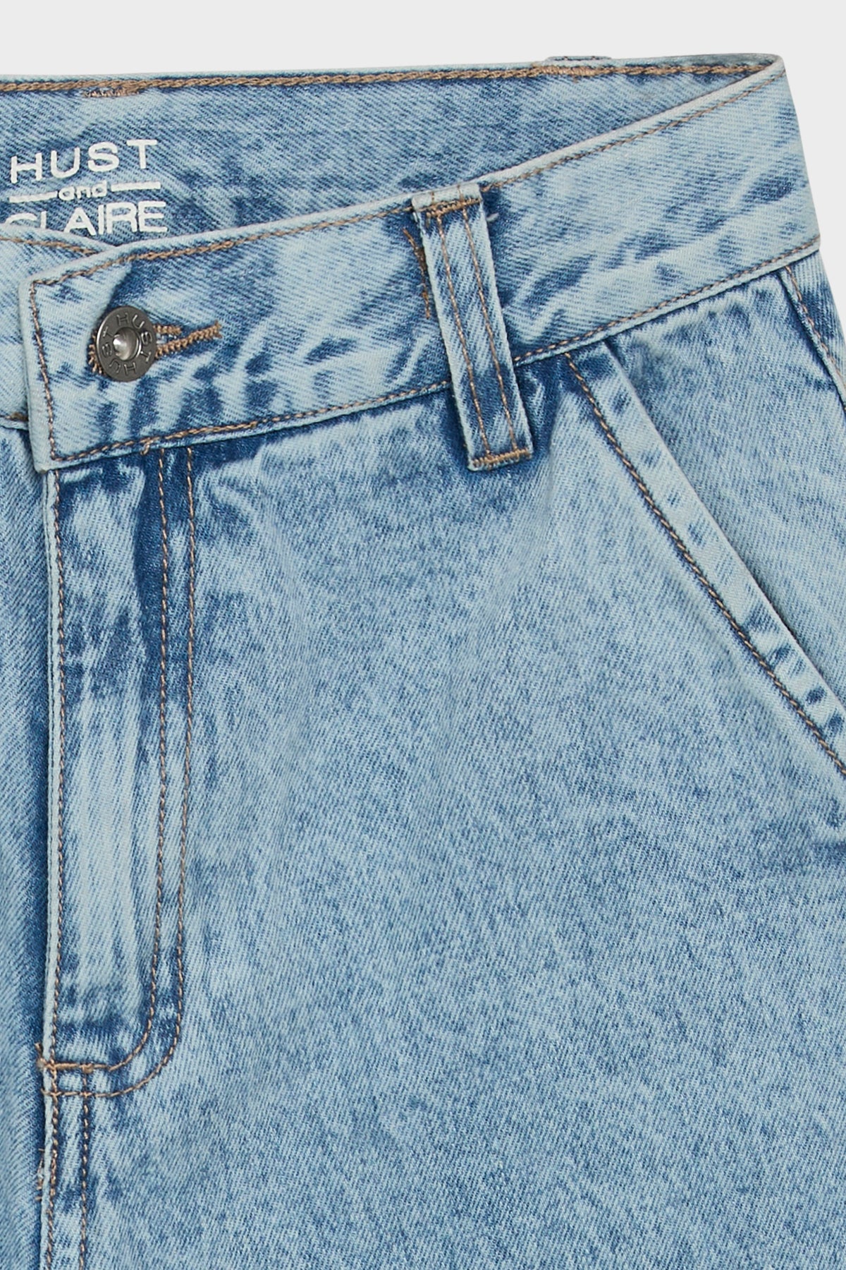 Jeansbroek met slipjes aan de onderkant