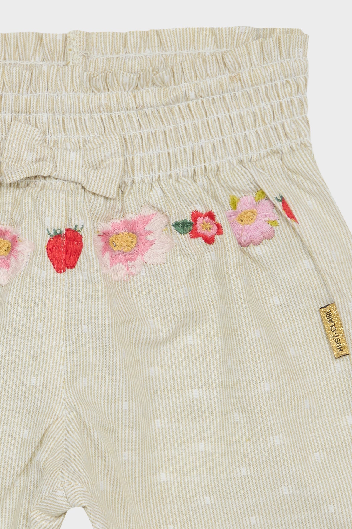 Leuke broek met geborduurde figuurtjes