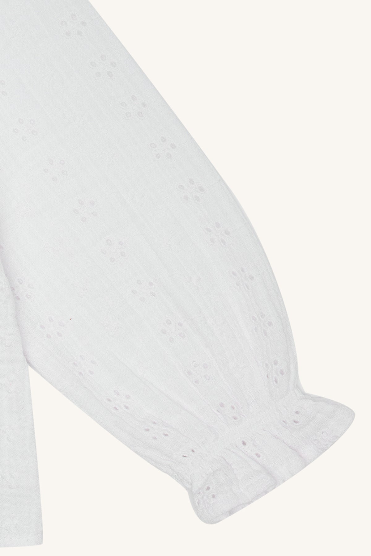 Witte Broderie Blouse met Kraag – Hust & Claire