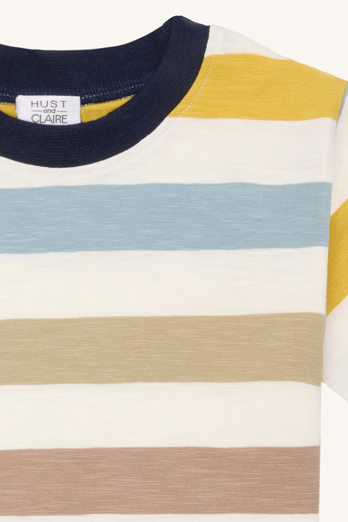 🌟 Stoer Gestreept T-shirt – Zomerse Kleuren & Comfort!