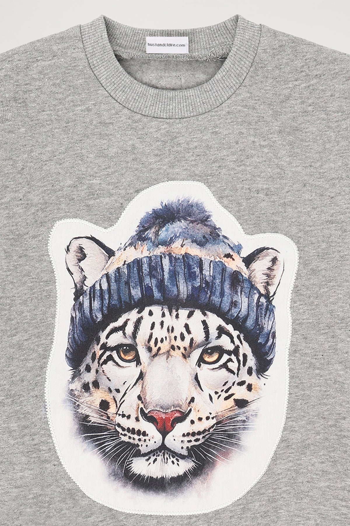 🐆 Grijze sweater met tijgerprint – Hust & Claire