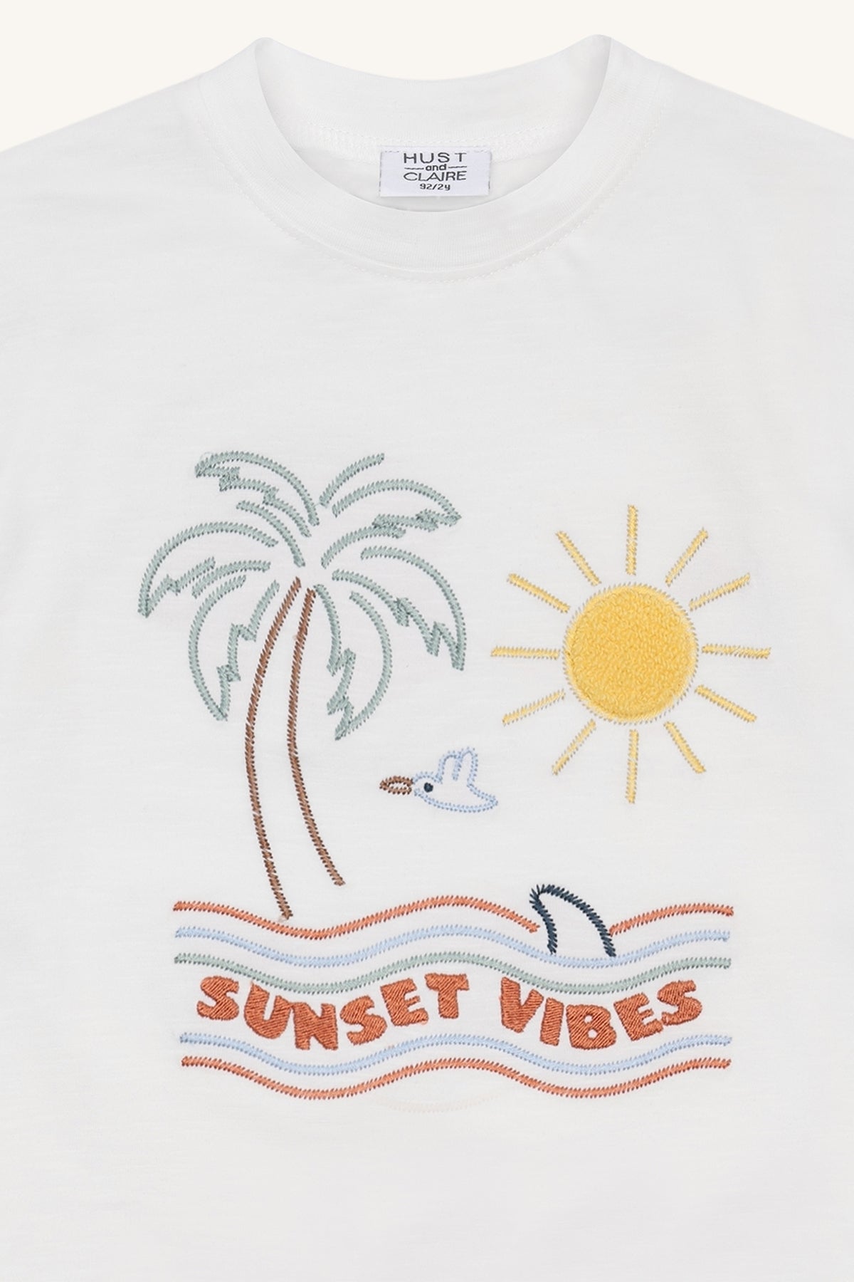 🌴 T-shirt “Sunset Vibes” – Zomergevoel in elke steek