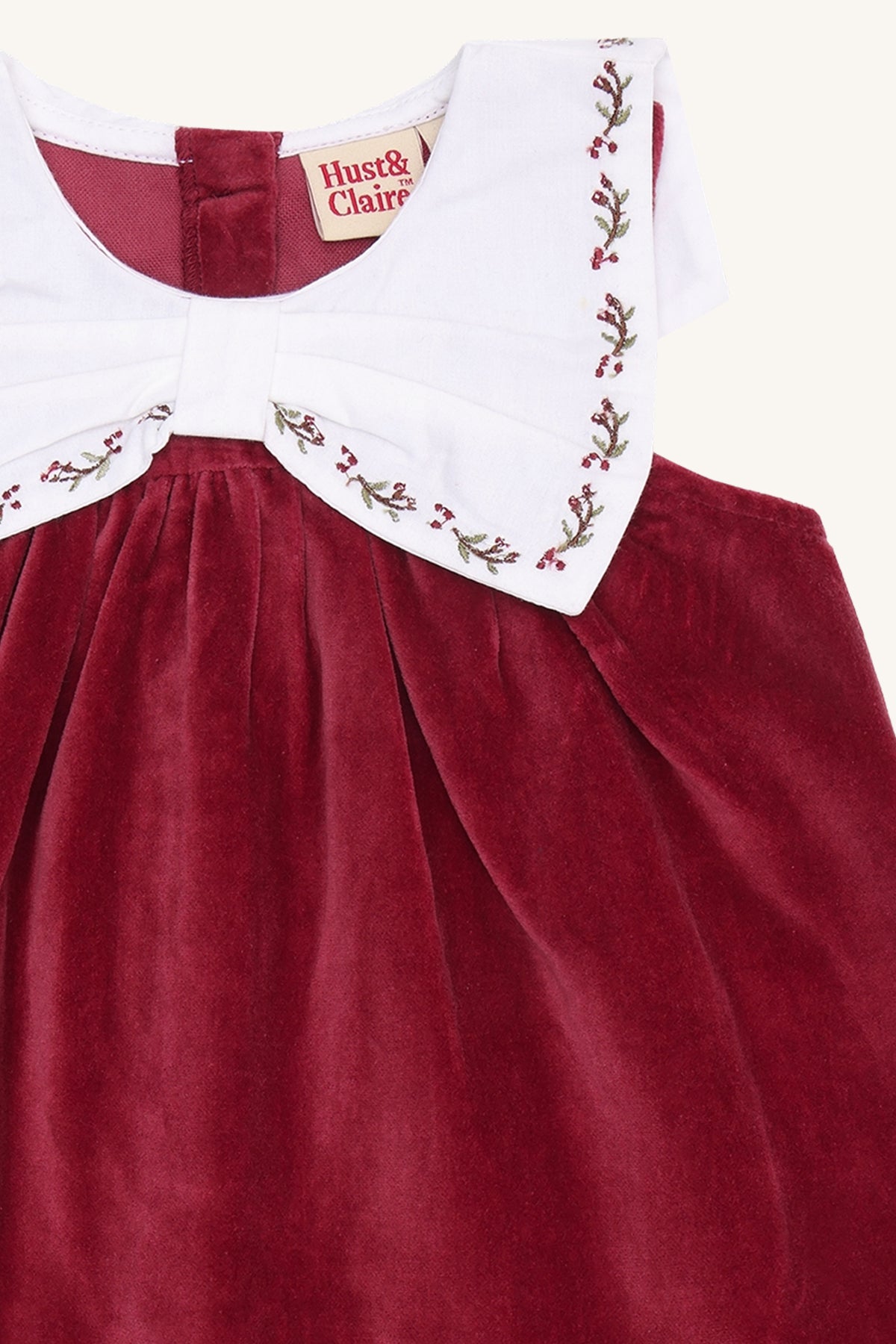 ❤️ Hust & Claire Katinka Collar – Betoverend fluwelen jurkje met geborduurde kraag in bordeauxrood
