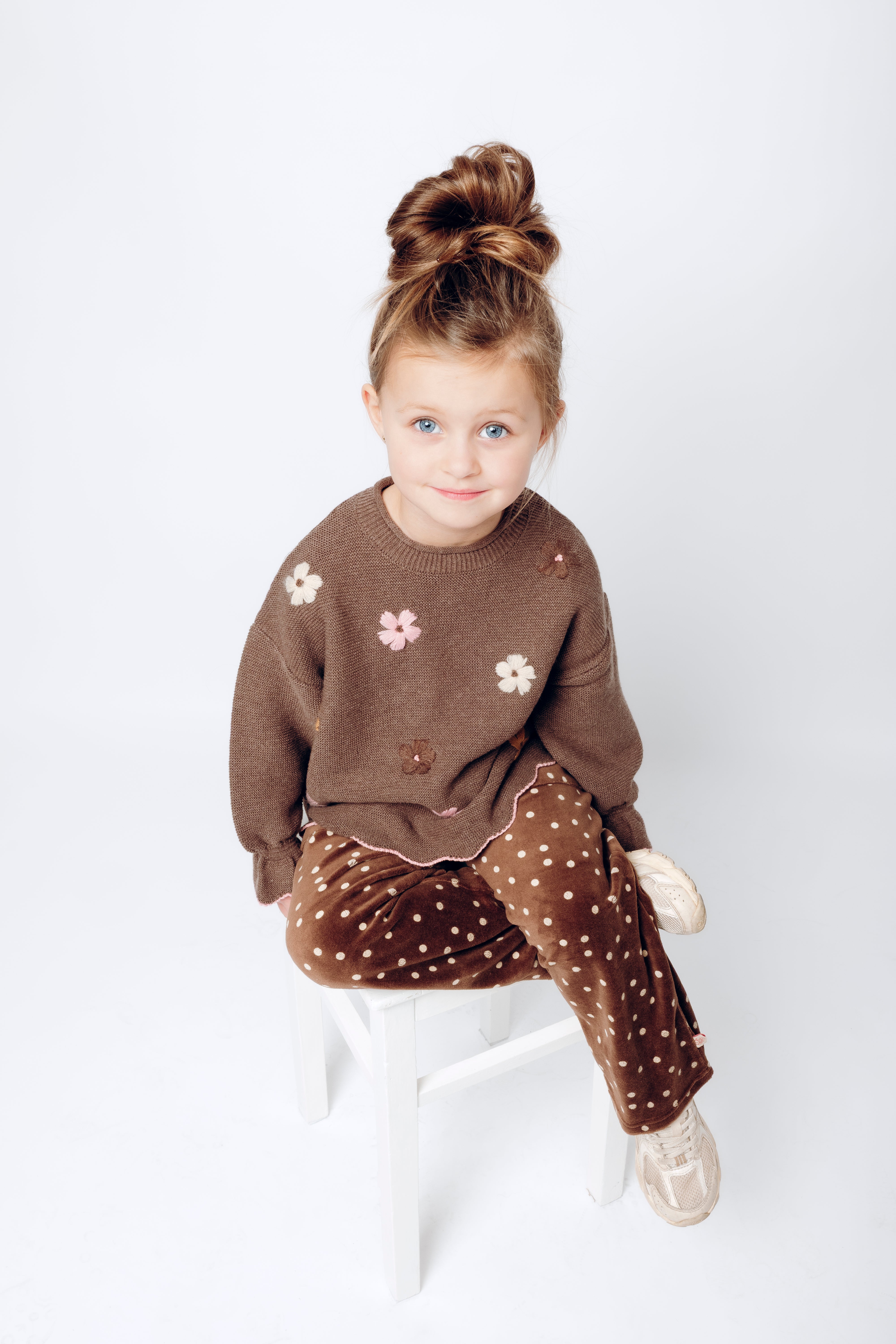 🌸 Hust & Claire Charlotte trui met bloemen – Toffee Melange
