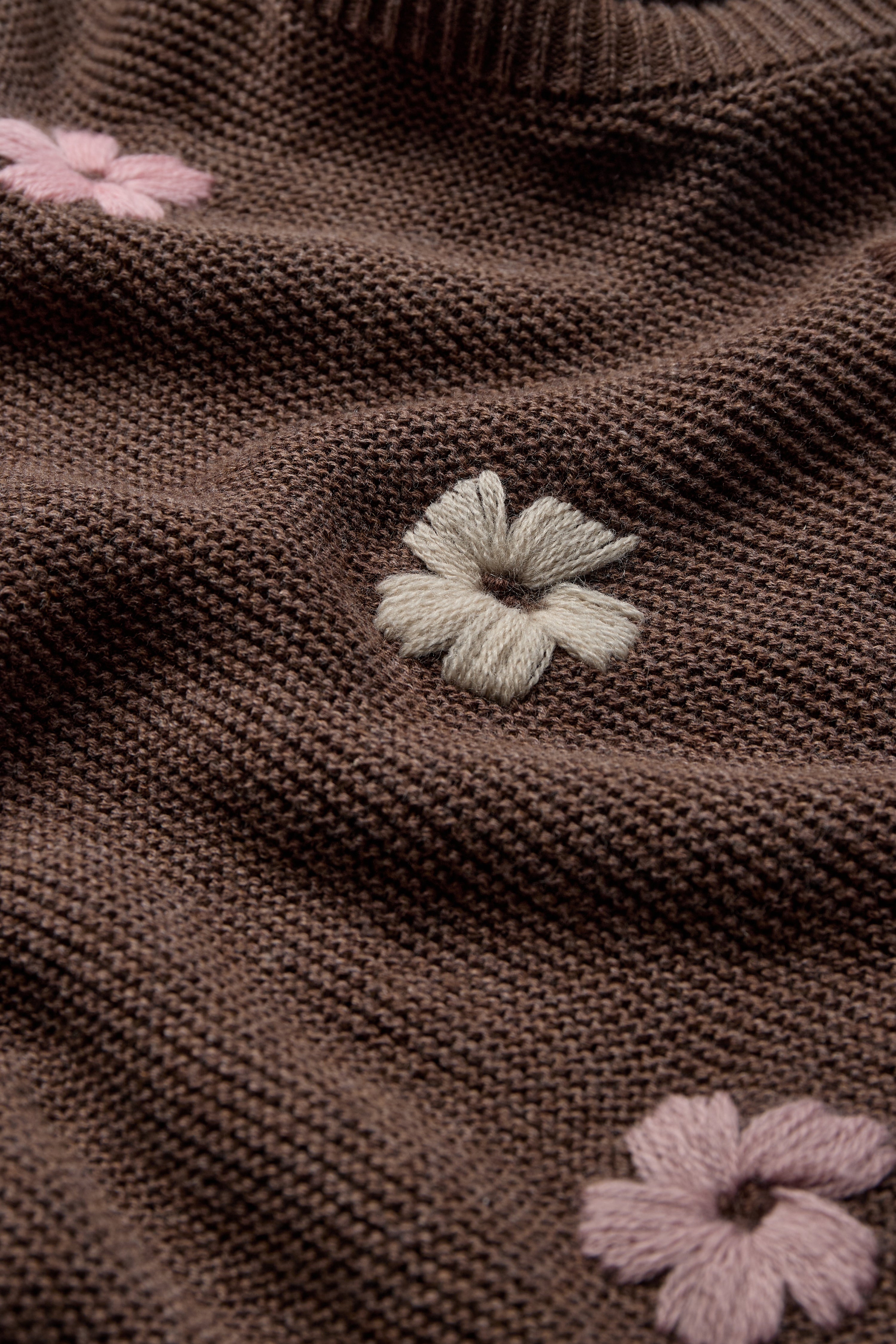 🌸 Hust & Claire Charlotte trui met bloemen – Toffee Melange