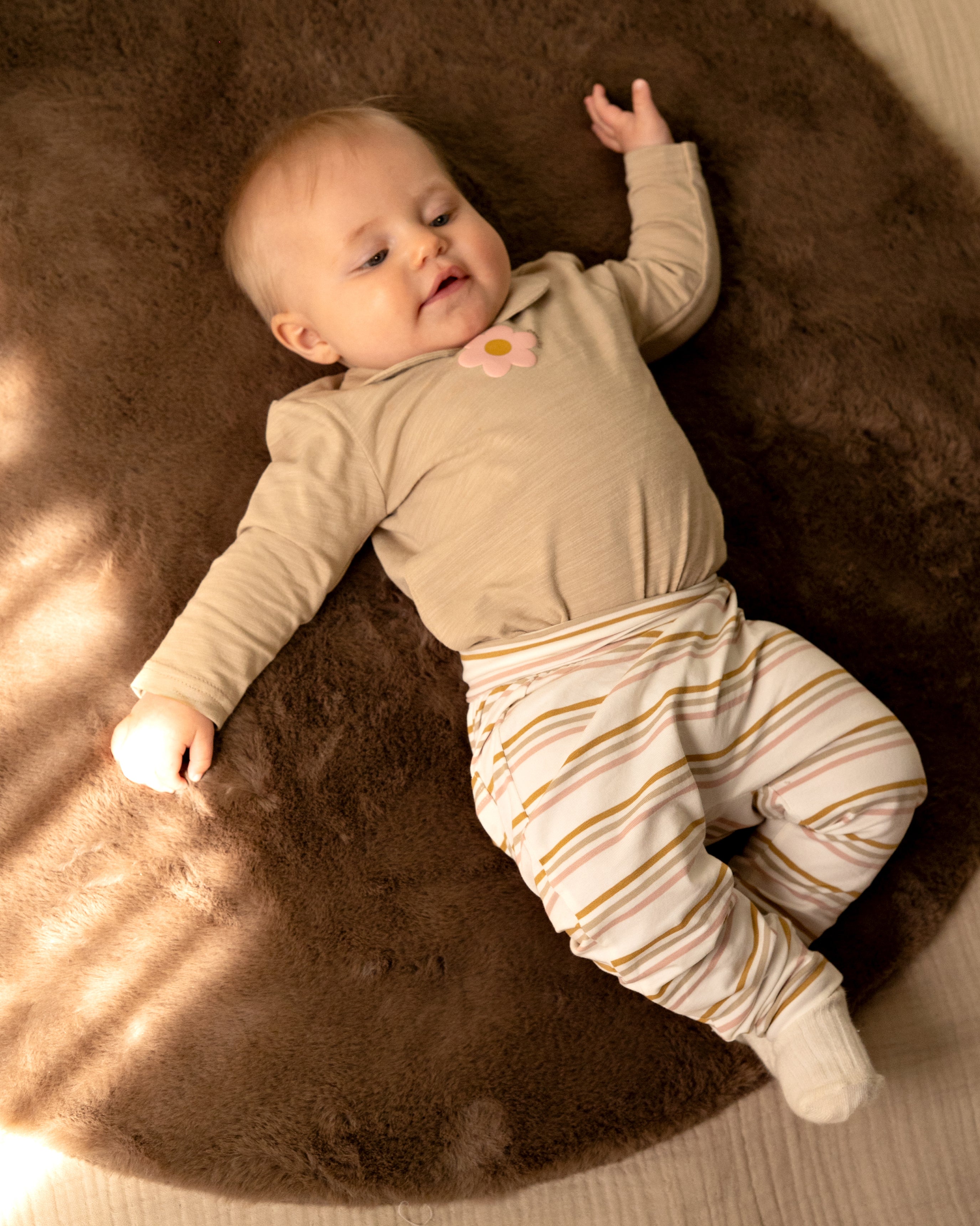 🌸 BESS Baby Body Soft Sand – Bloemetje & Peter Pan-kraagje