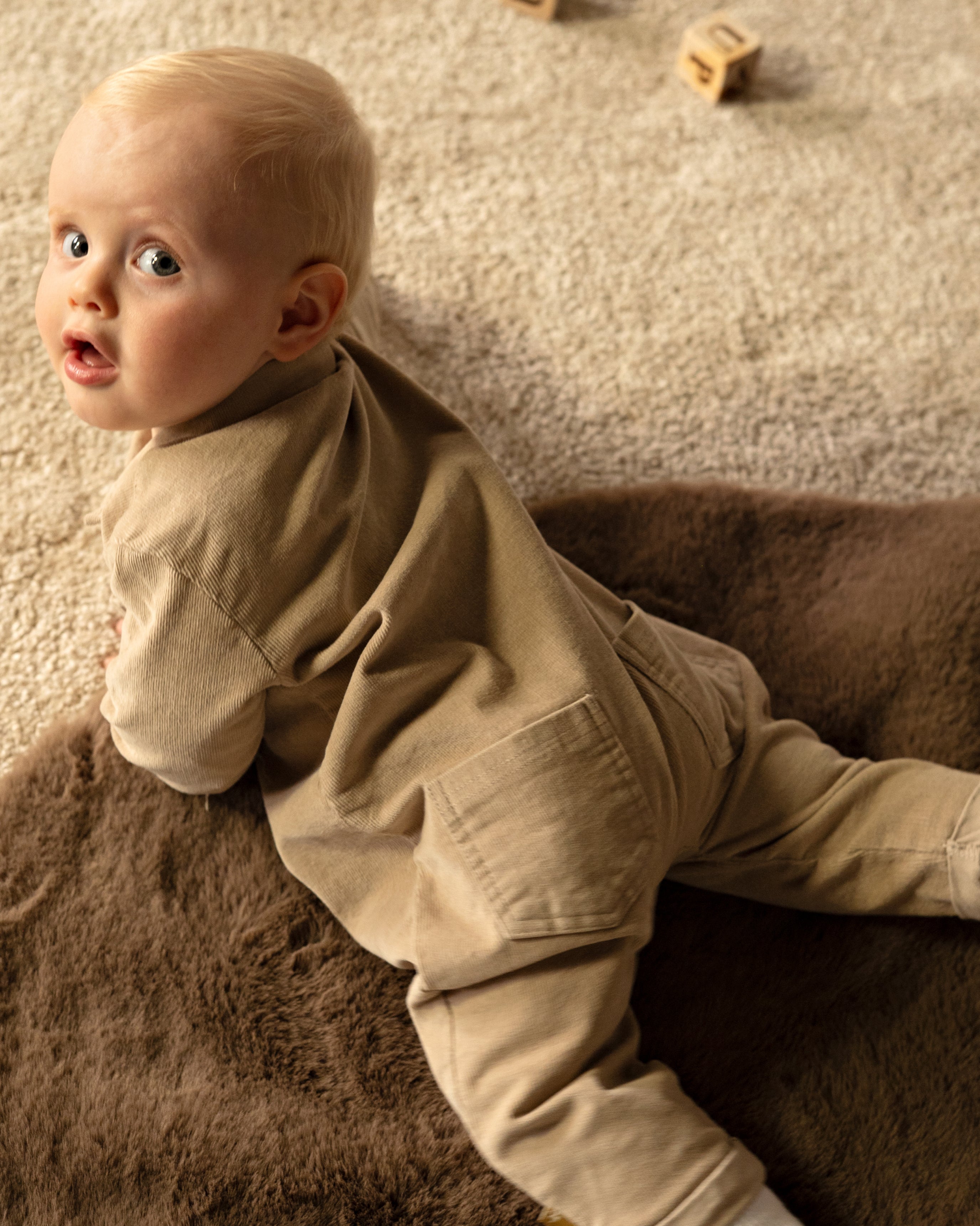 🤎 BESS Baby Jumpsuit Soft Sand – Stoere Riblook