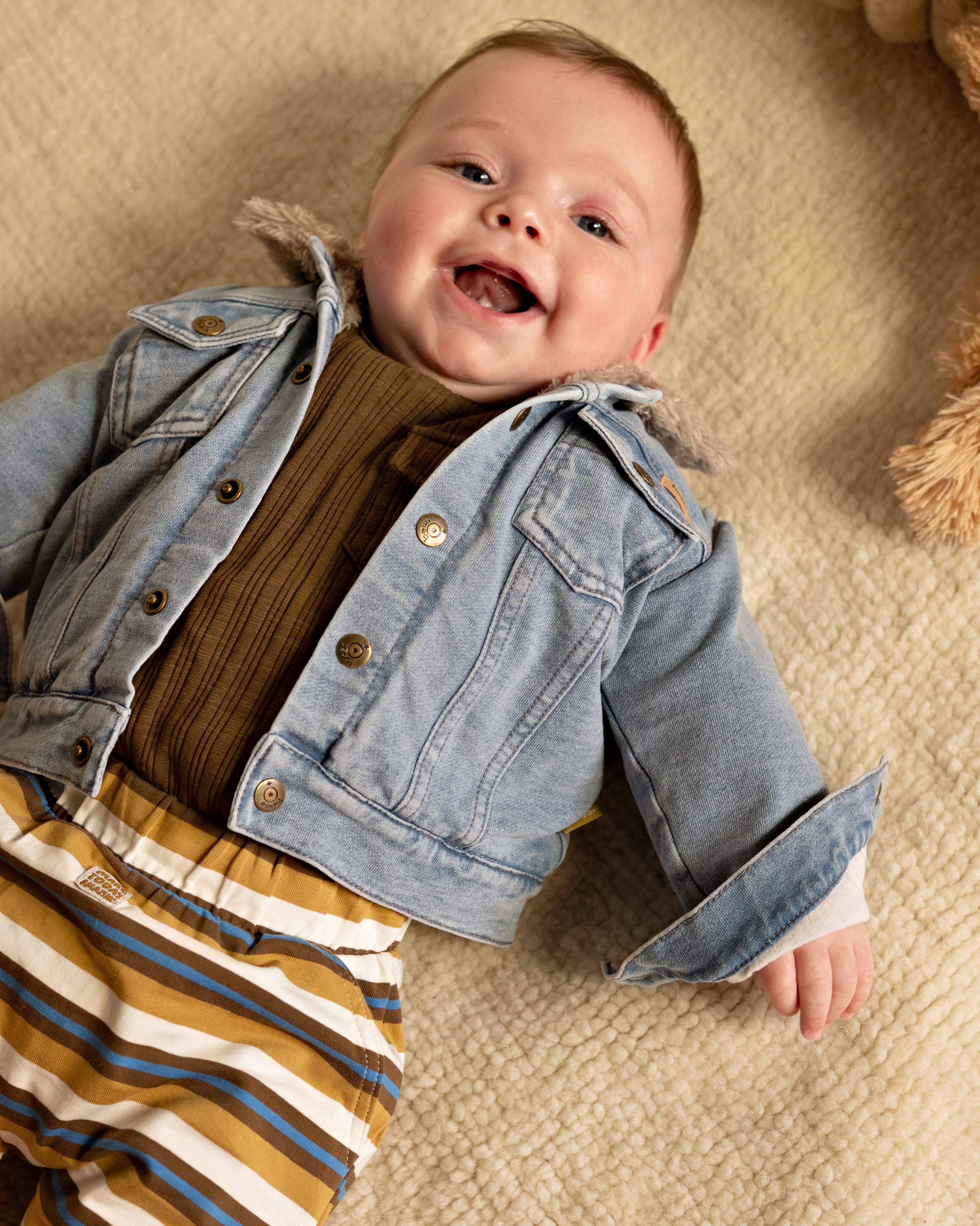 💙 BESS Baby Denimlook Jasje met Teddy Kraag – Lichtblauw