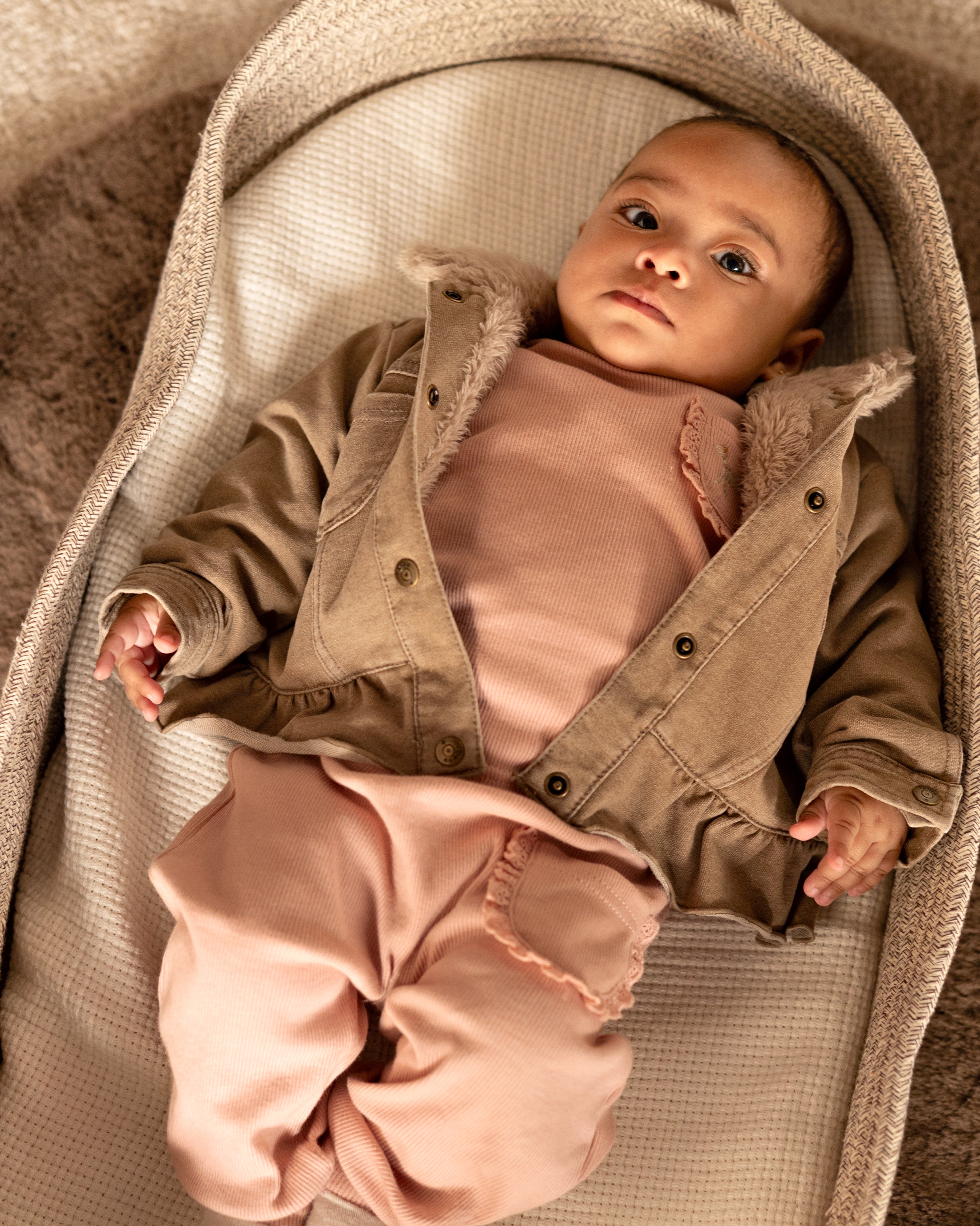 🤎 BESS Meisjesjasje Taupe met Teddy Kraag – Cozy Flower