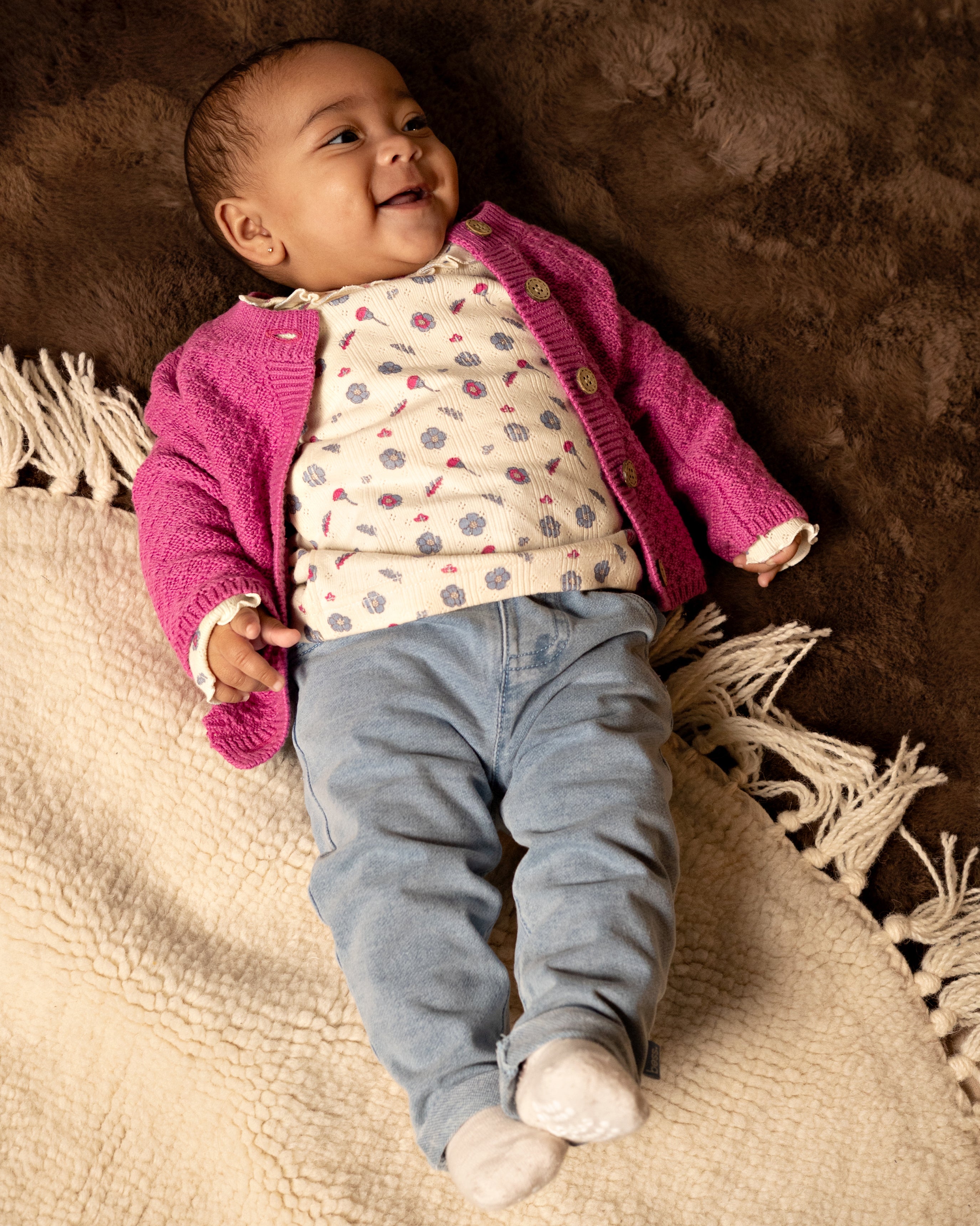 💕 BESS gebreid babyvest Alexis – Fuchsia Pink