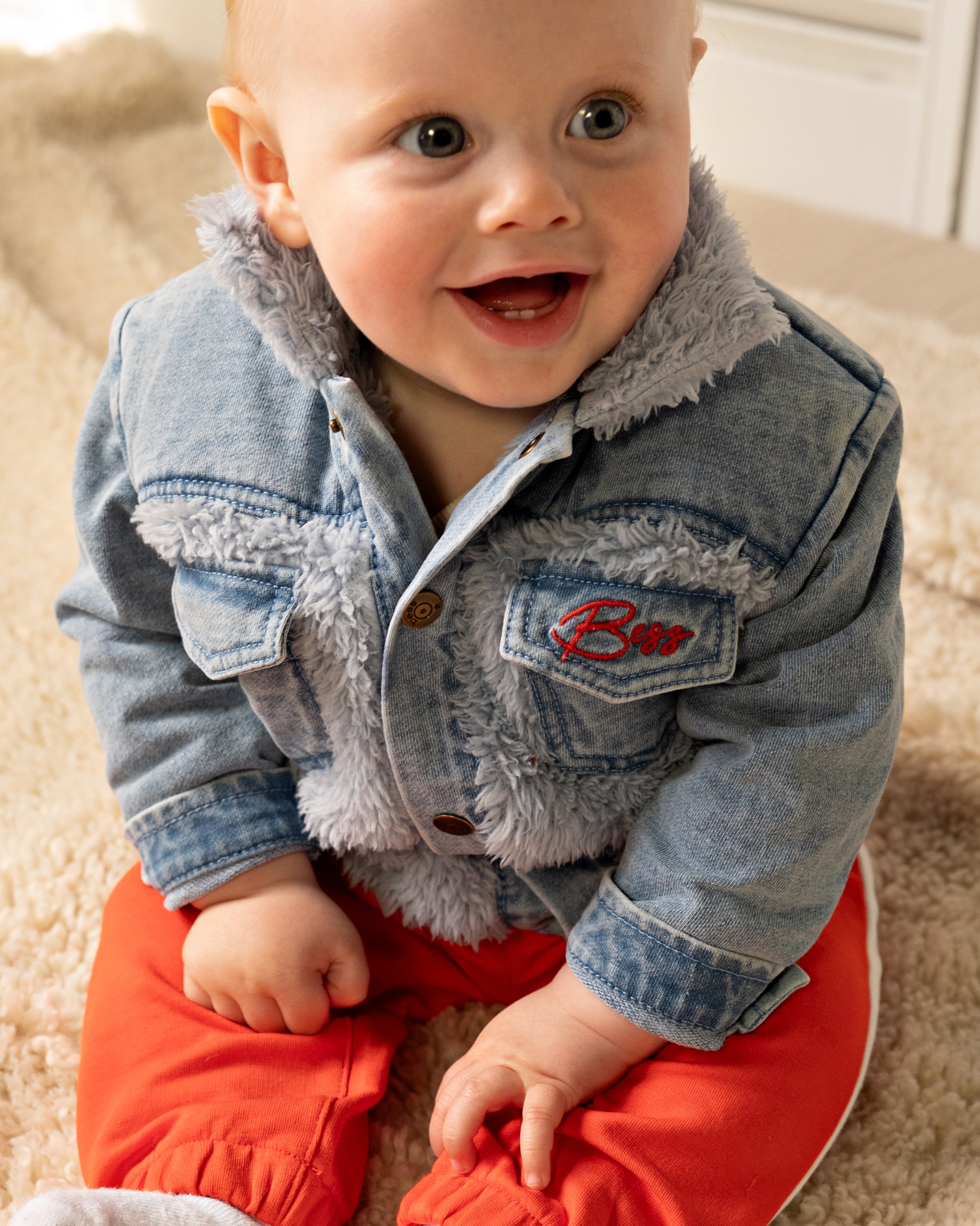 💙 BESS vest Arno – Denimlook met teddy