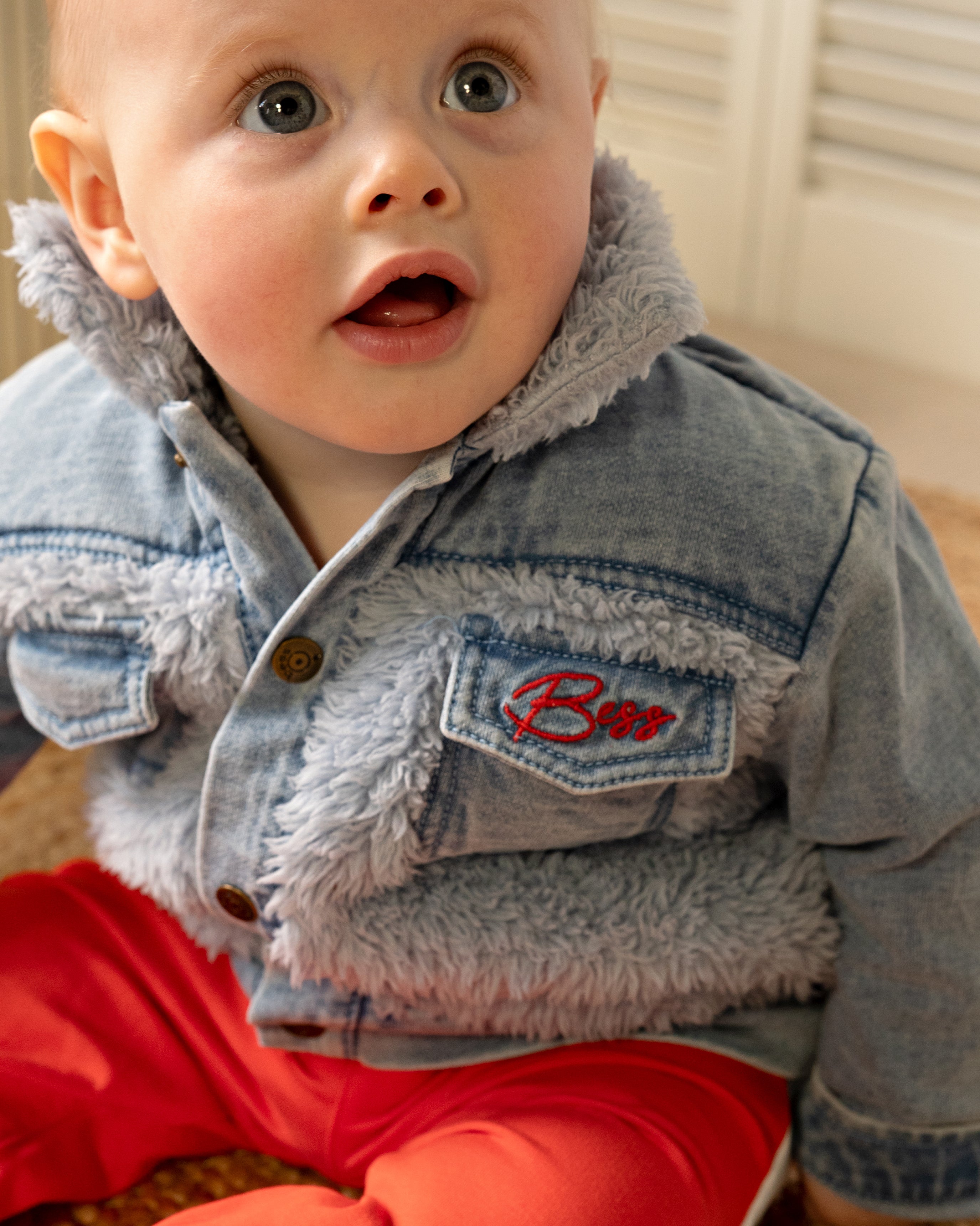 💙 BESS vest Arno – Denimlook met teddy
