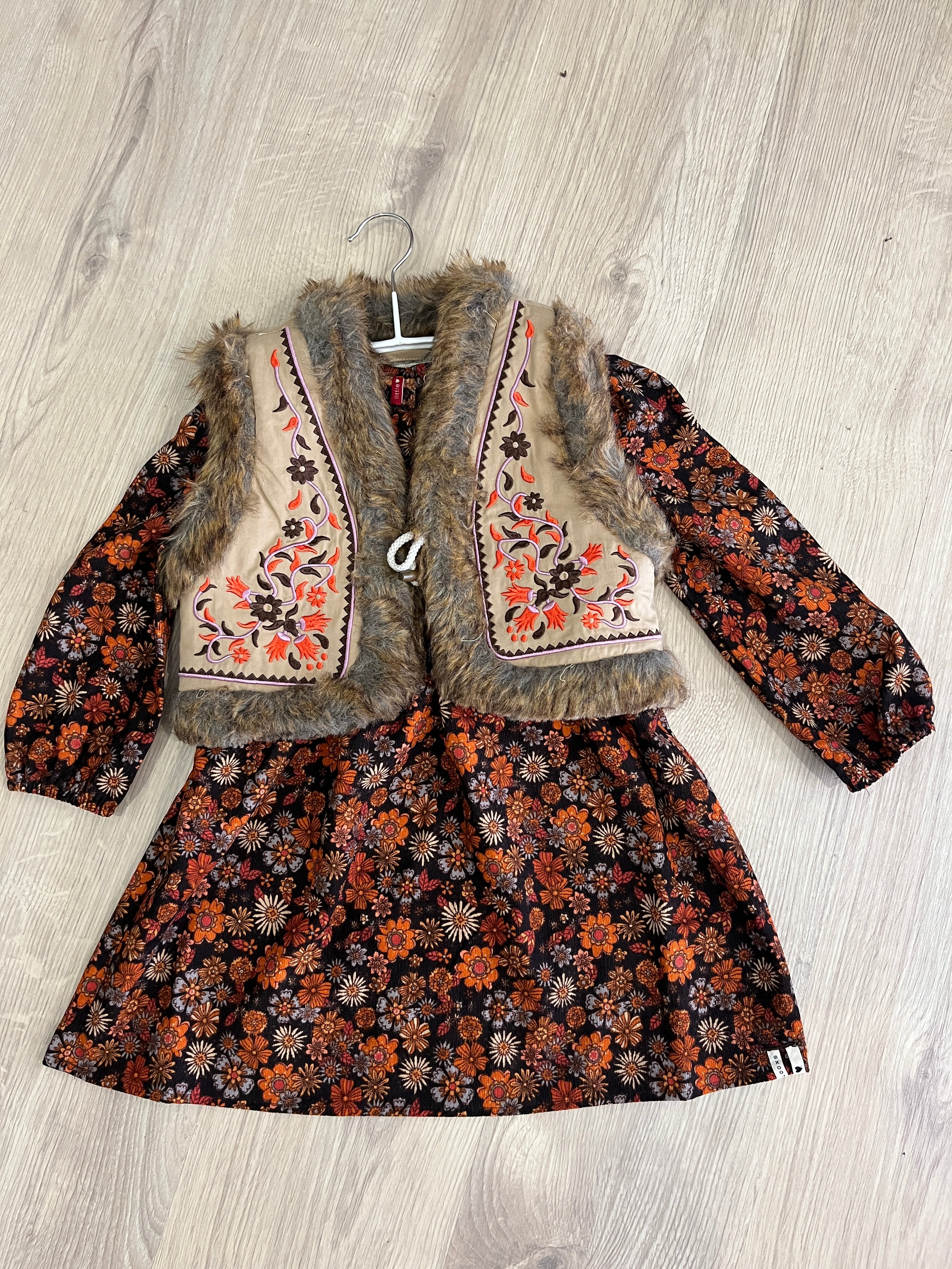 LOOXS Little Gilet borduursels imitatie bont