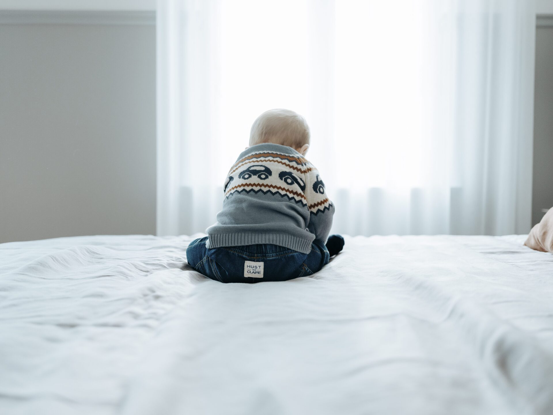 Gebreide trui met auto's