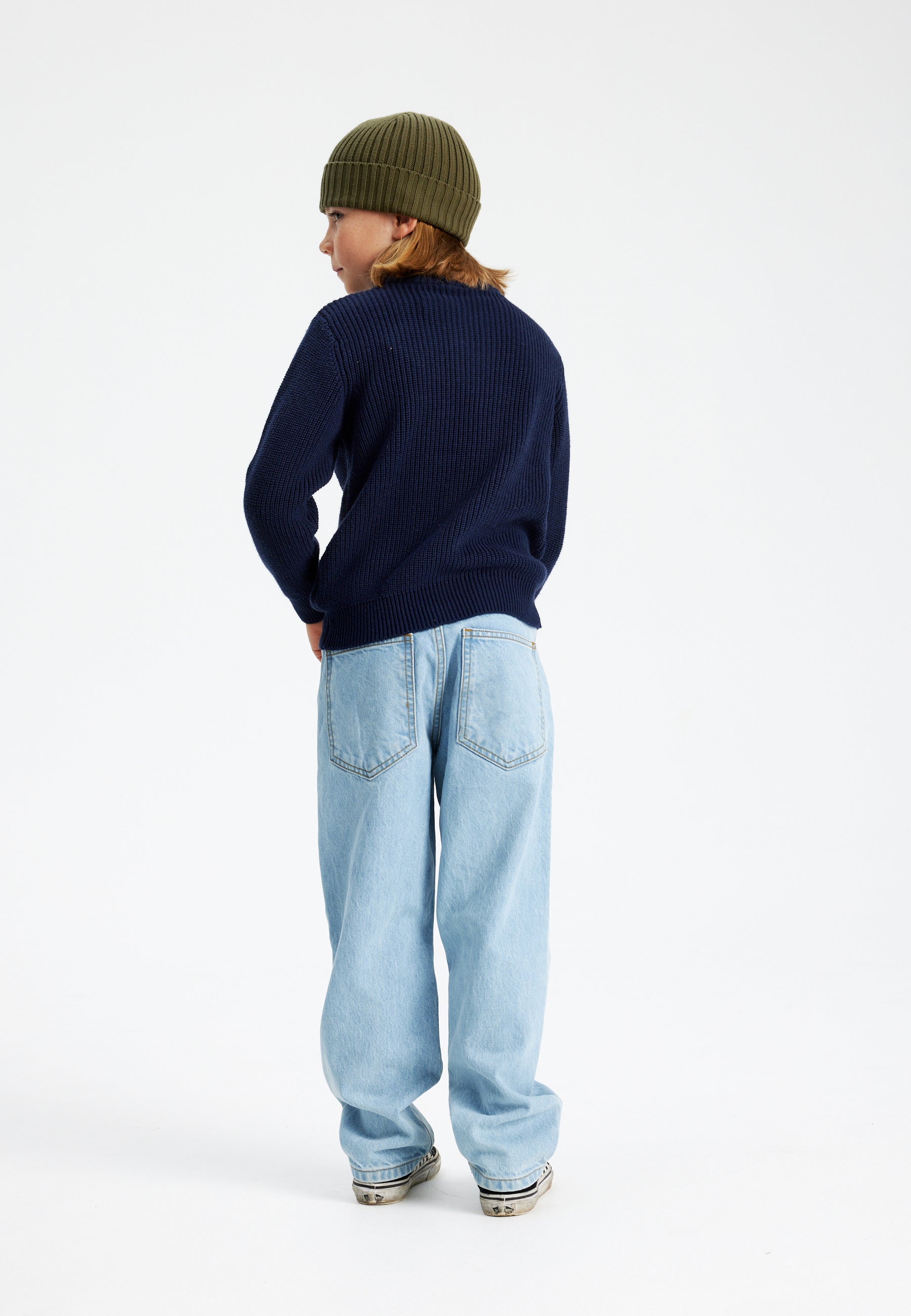 Donkerblauwe trui met kraag en rits