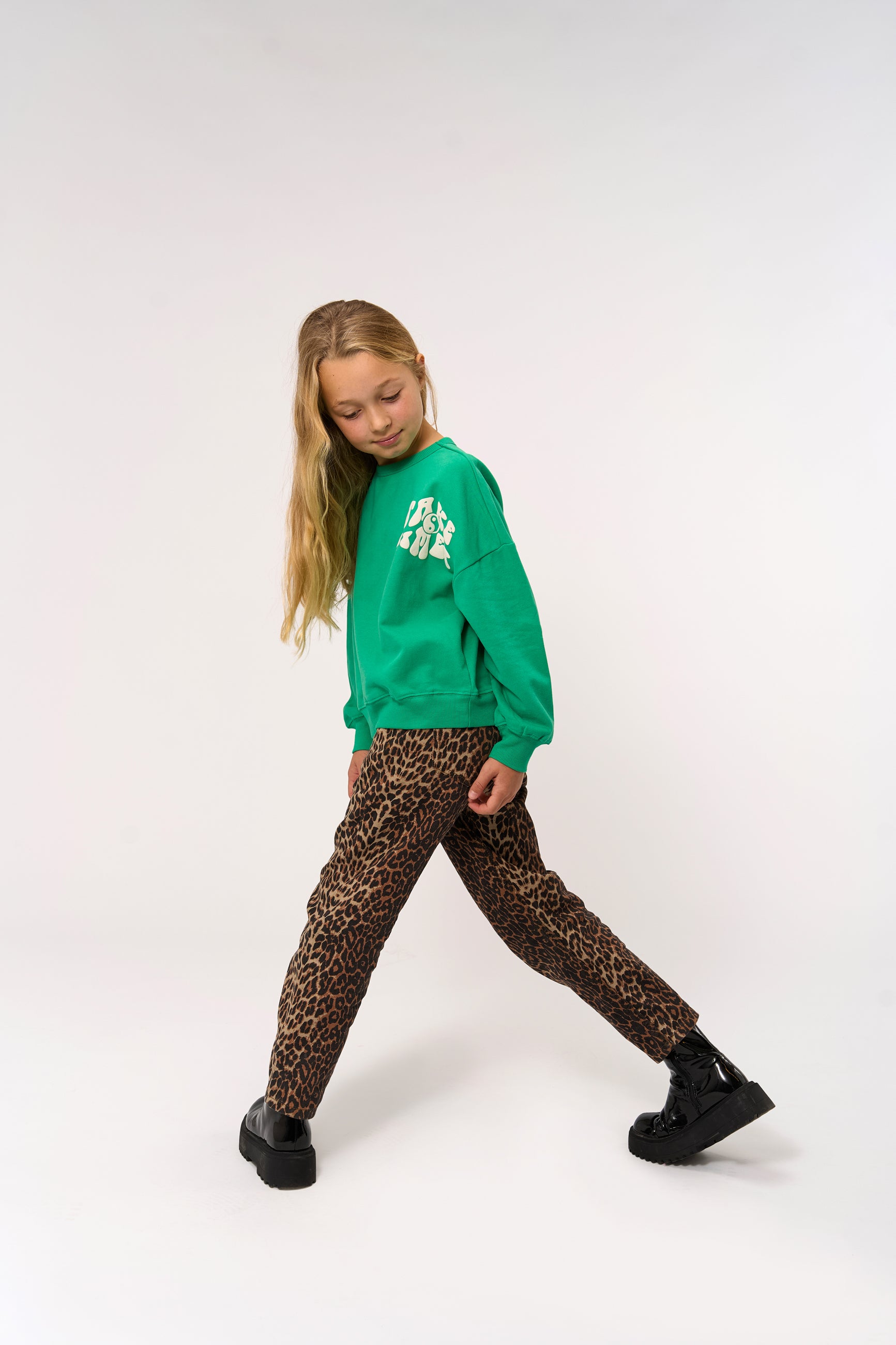 🌿 TNPhyliss Oversized Sweatshirt – Simply Green