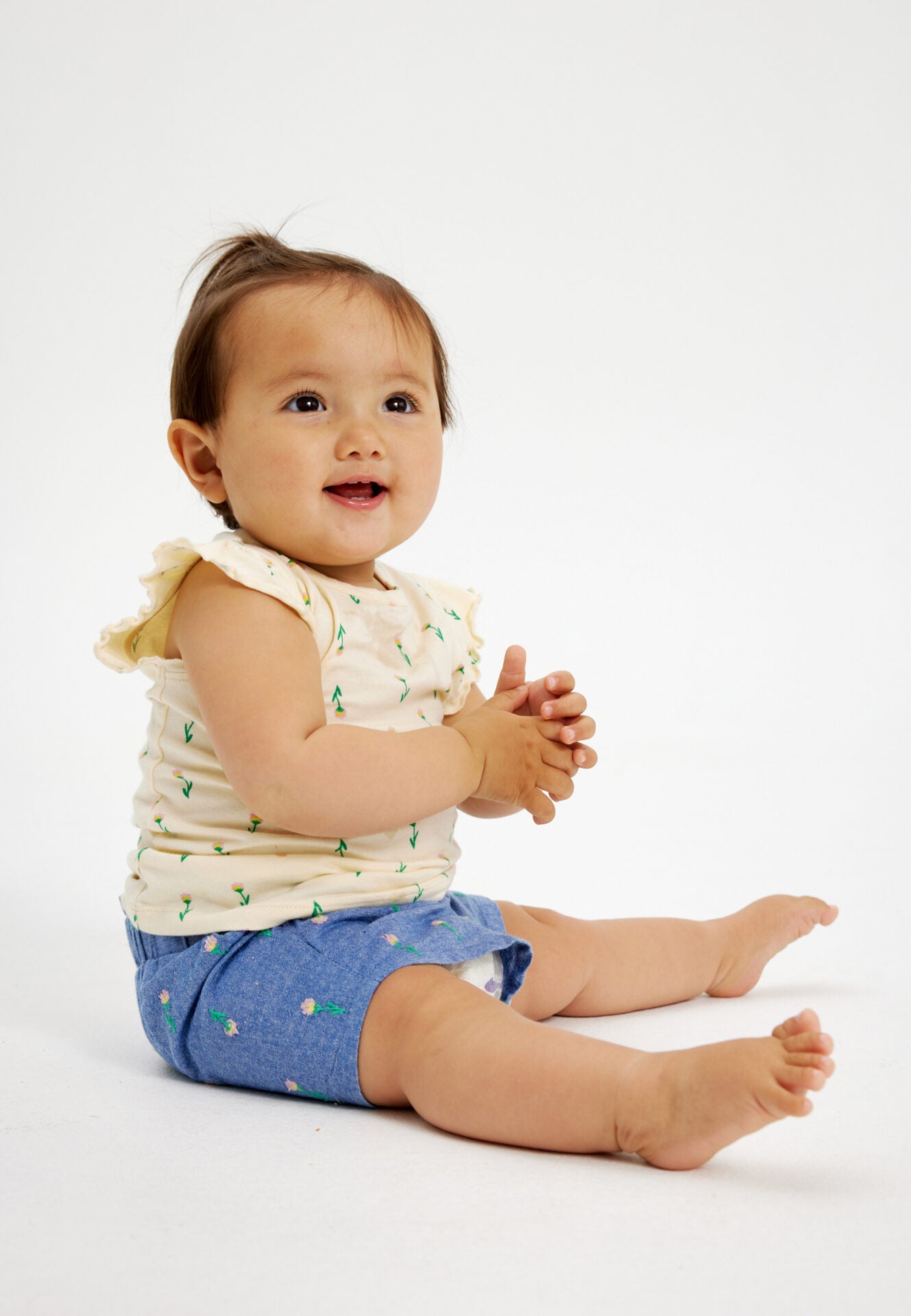 Short met geborduurde details