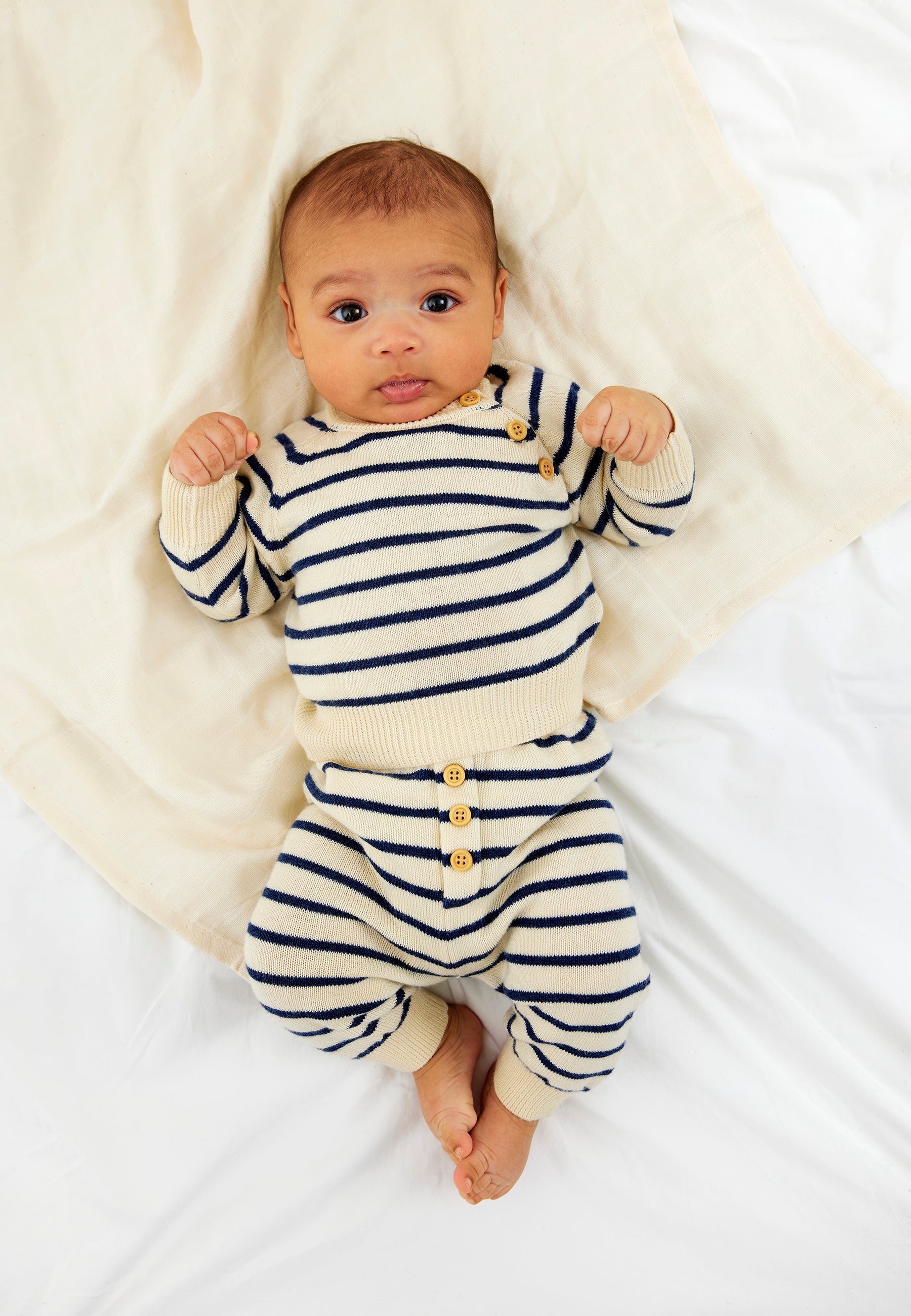 🌊 The New Siblings – Norton Knit Broek – Knusse Strepen in Mood Indigo 🌊