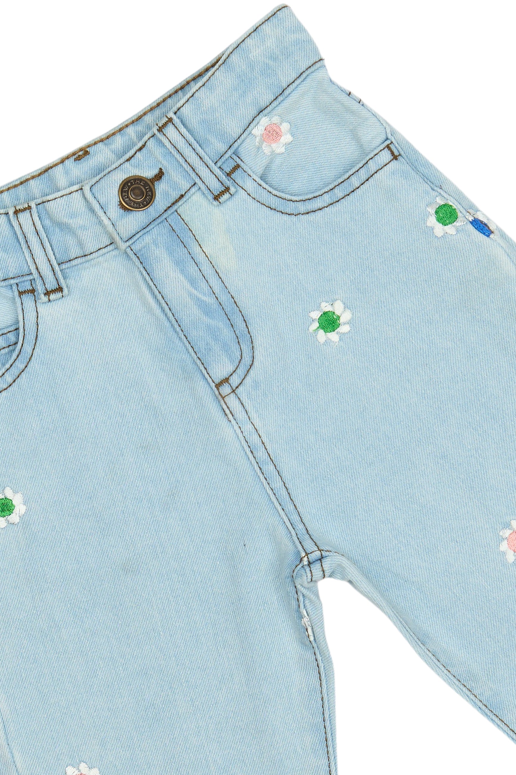 🌼 Portia Carrot Jeans – Light Blue Denim met Bloemetjes | The New Siblings