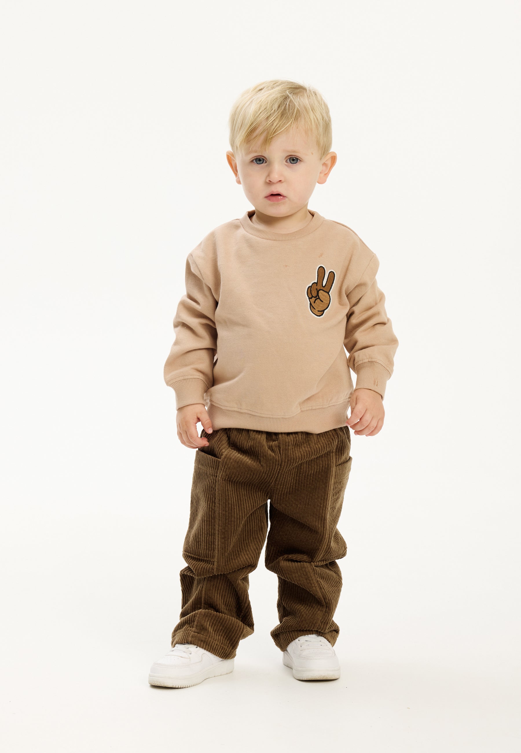 🤎 Phineas OS Sweatshirt – Humus Beige met Smiley Peace | The New Siblings