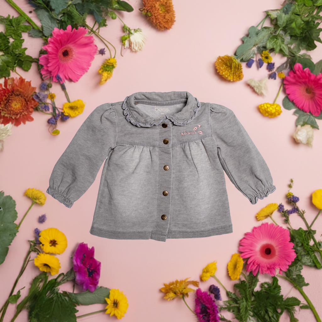 BESS – Grijze Babyjurk met Ruches & Knoopjes