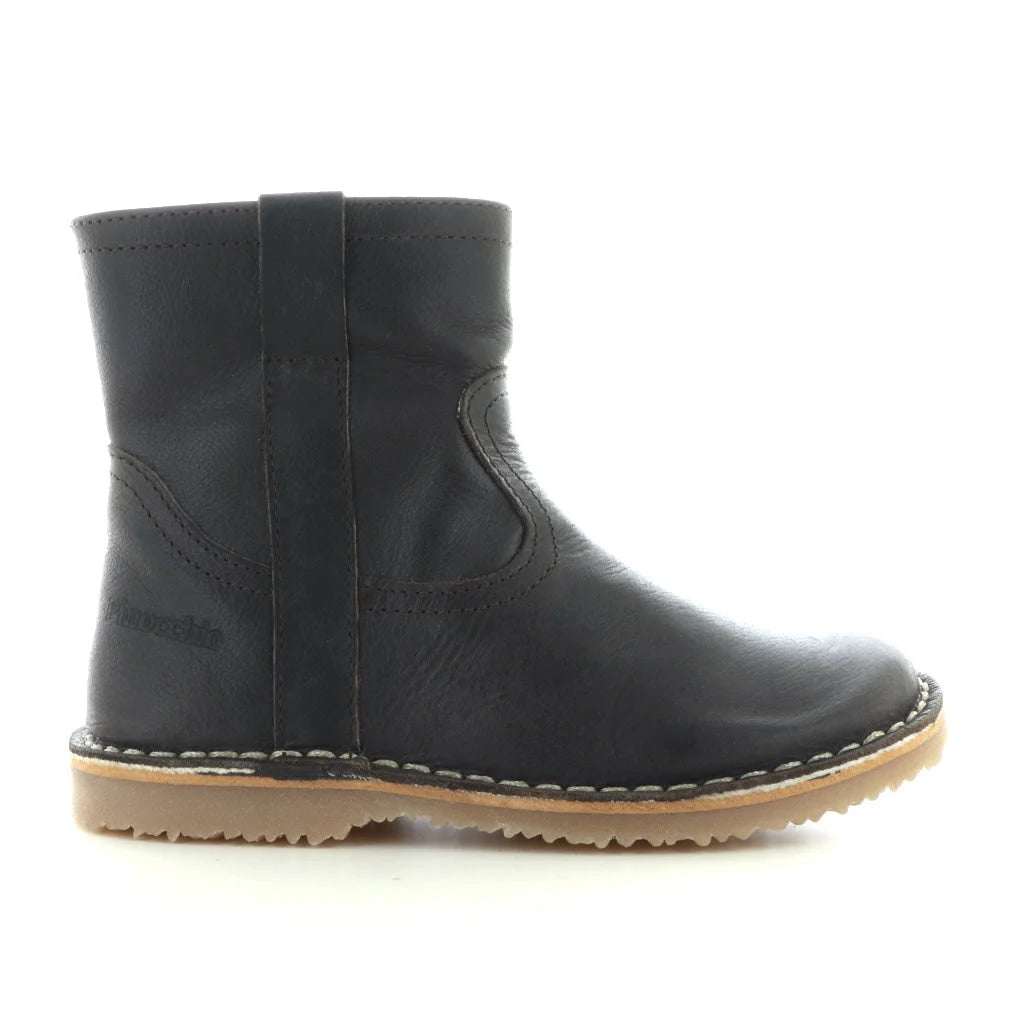 Leuke, eenvoudige enkellaarzen voor kinderen van Pinocchio in donkerbruin.