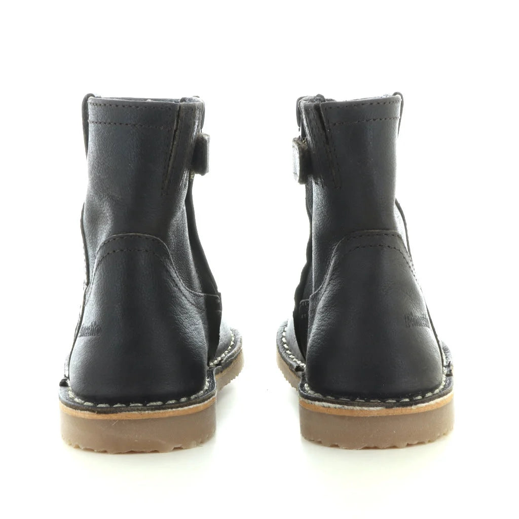 Leuke, eenvoudige enkellaarzen voor kinderen van Pinocchio in donkerbruin.